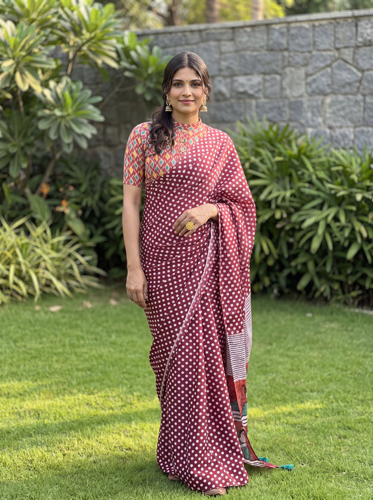 Sadhana Maroon Polka Dot Cotton Saree with Printed Border & Rust Blouse Piece
