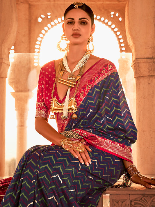 Silk Blend Silver Zari Floral Jaal Saree