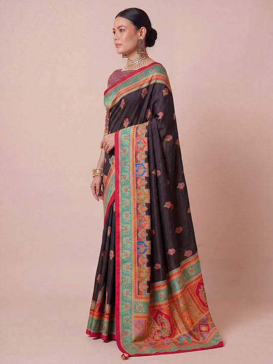 TRENDING SAREE COLLECTION
KALAMKARI SAREE