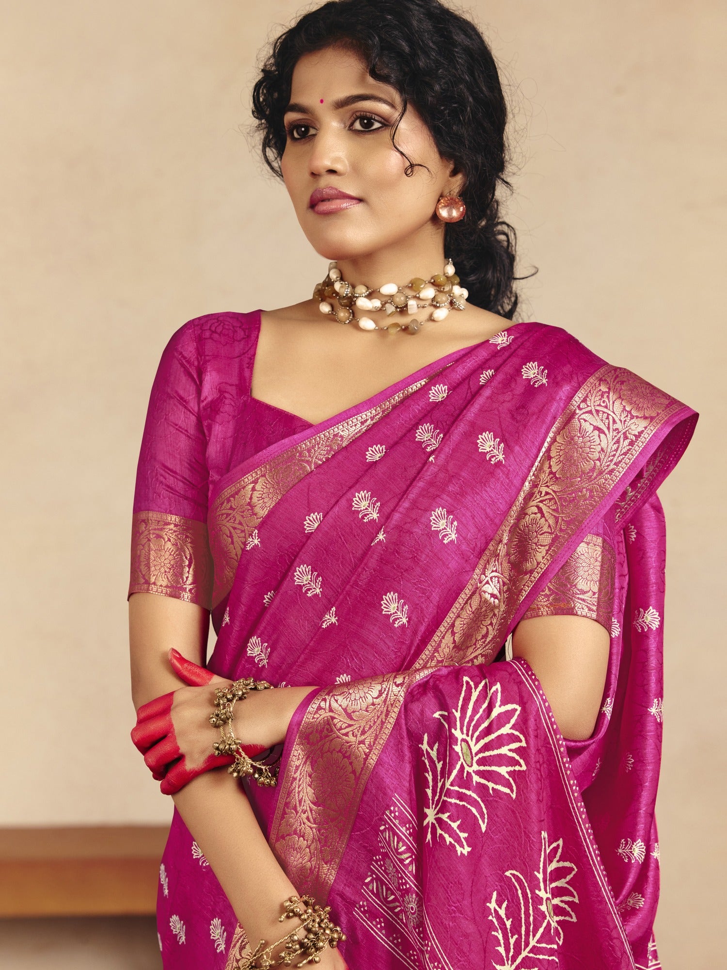 Magenta Tussar Silk saree – detail view 4