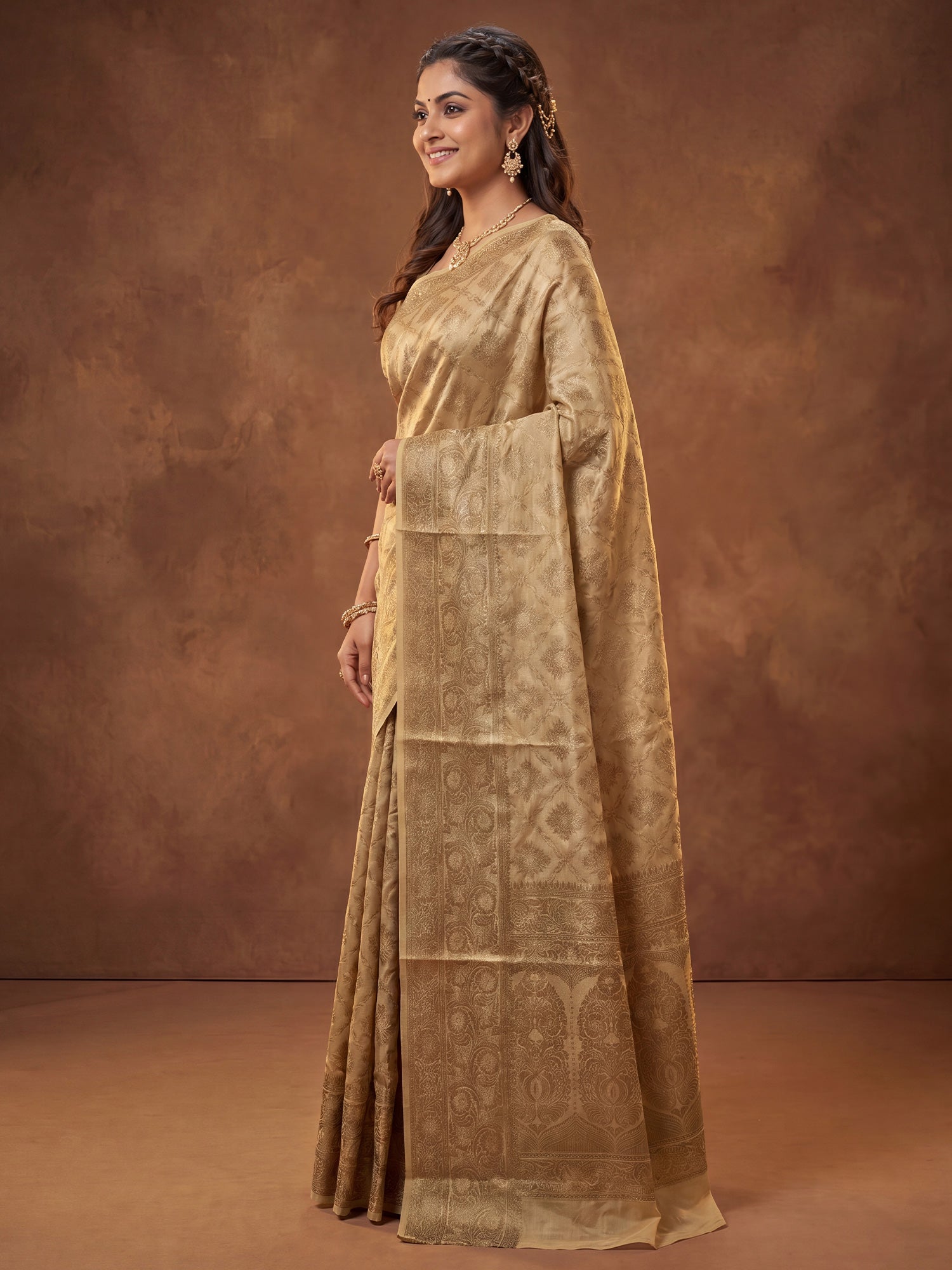 Cream Silk Blend saree – detail view 2
