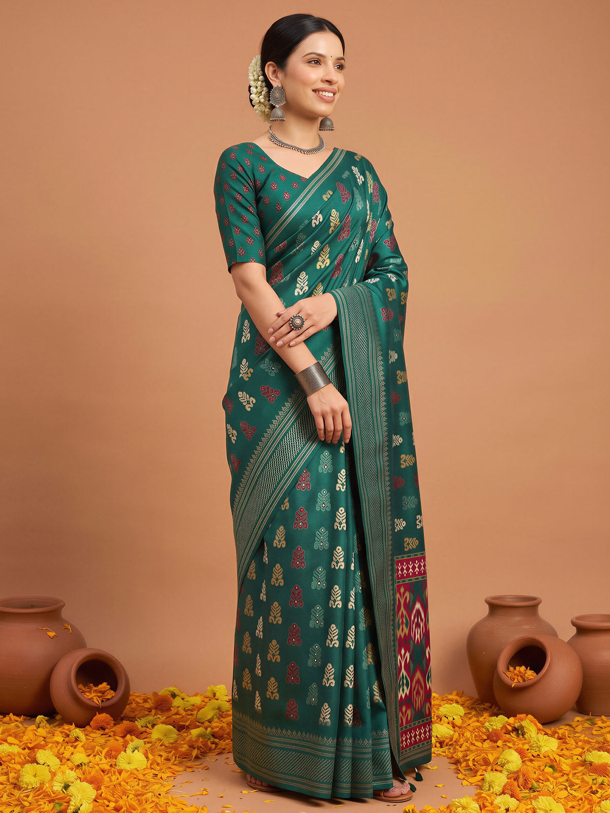 Teal Green Silk Blend saree – detail view 3