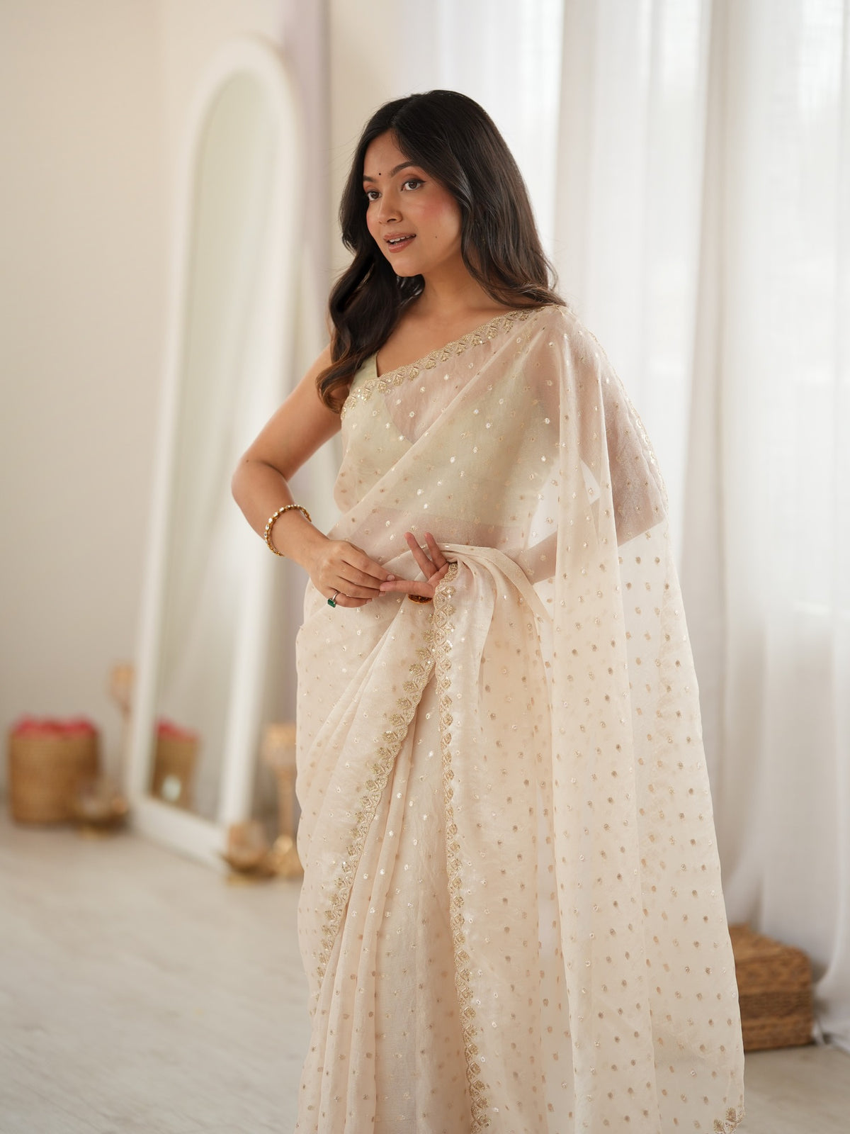 Cream Georgette saree – detail view 1