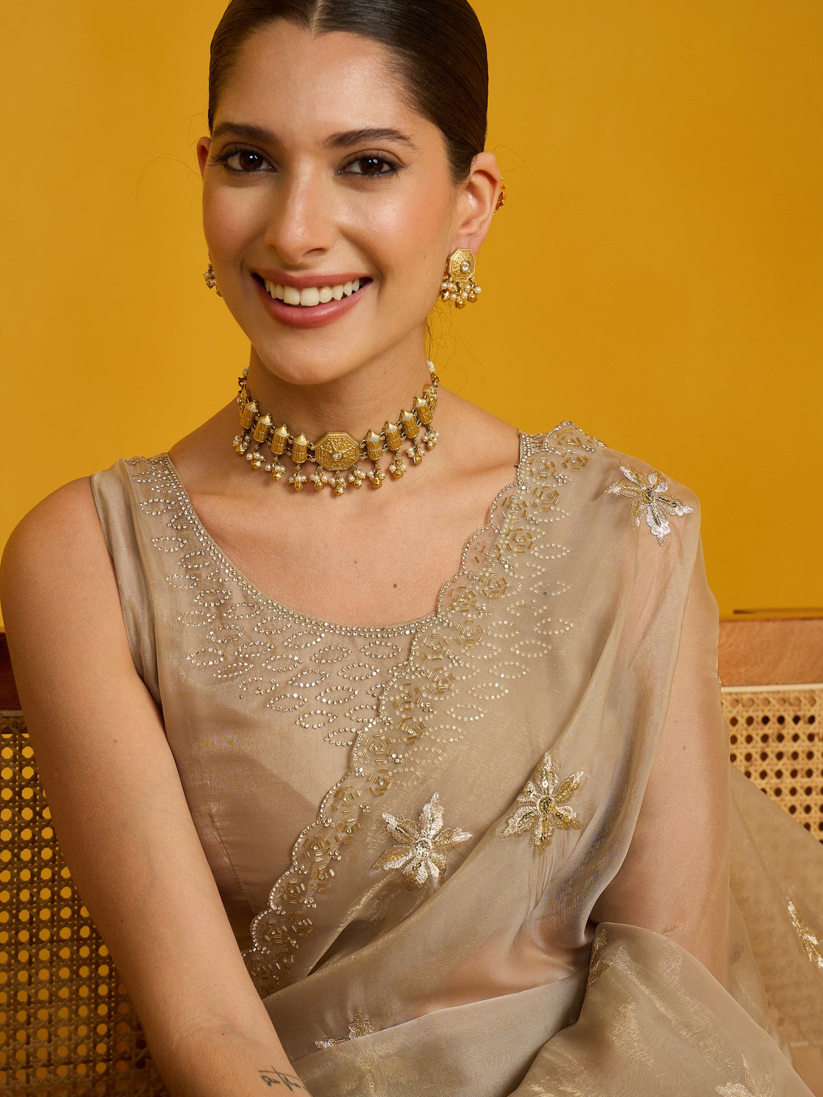 Beige Pure Georgette saree – detail view 3