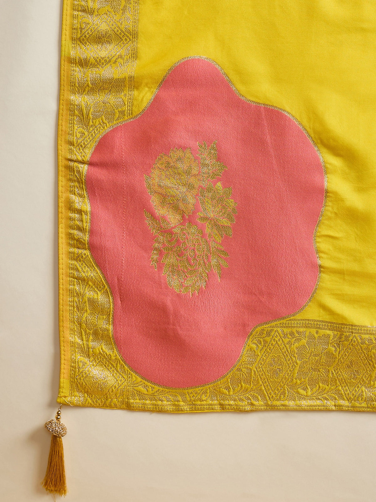 Yellow Dola Silk saree – detail view 4
