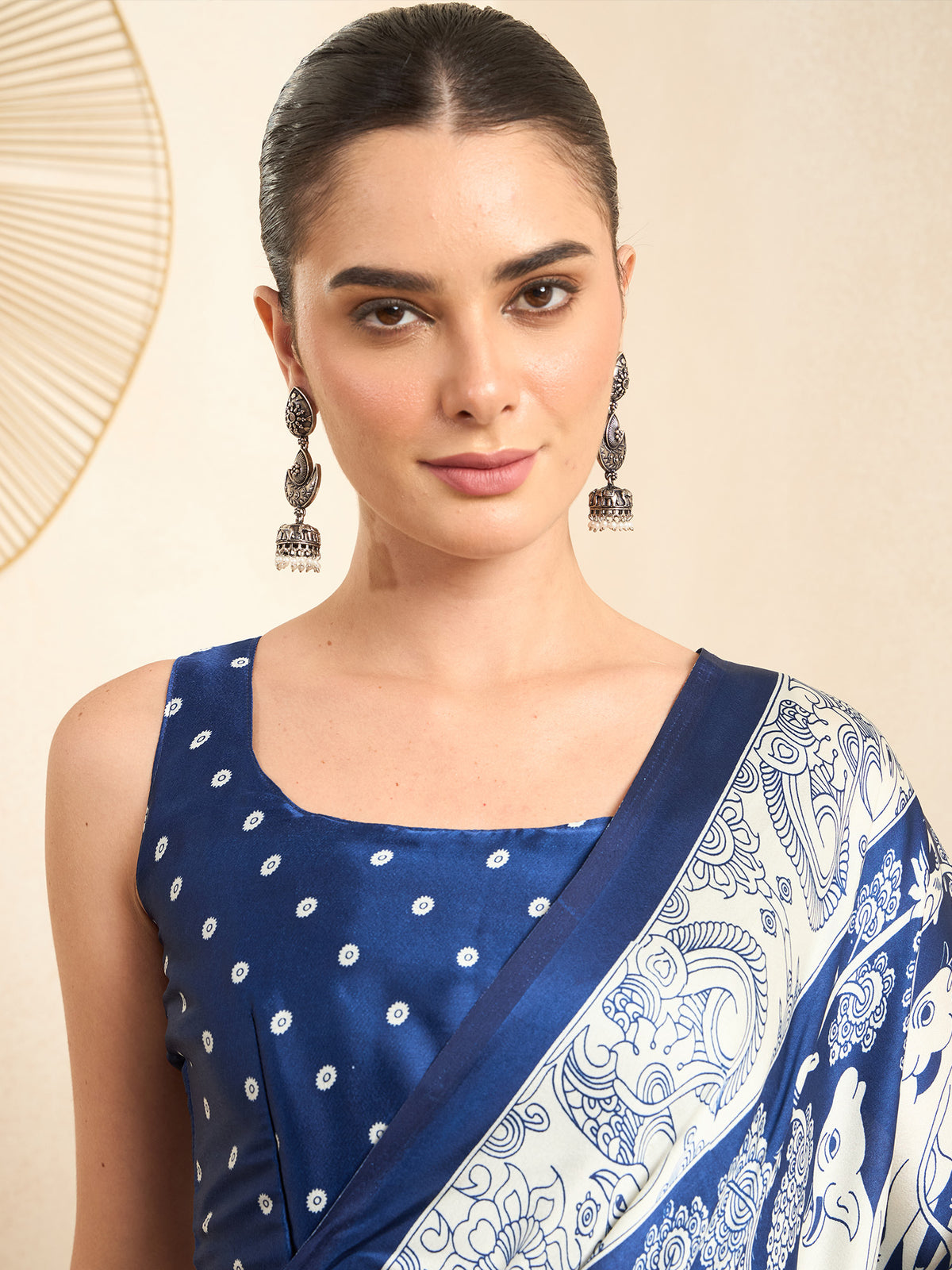 Blue Crepe saree – detail view 3