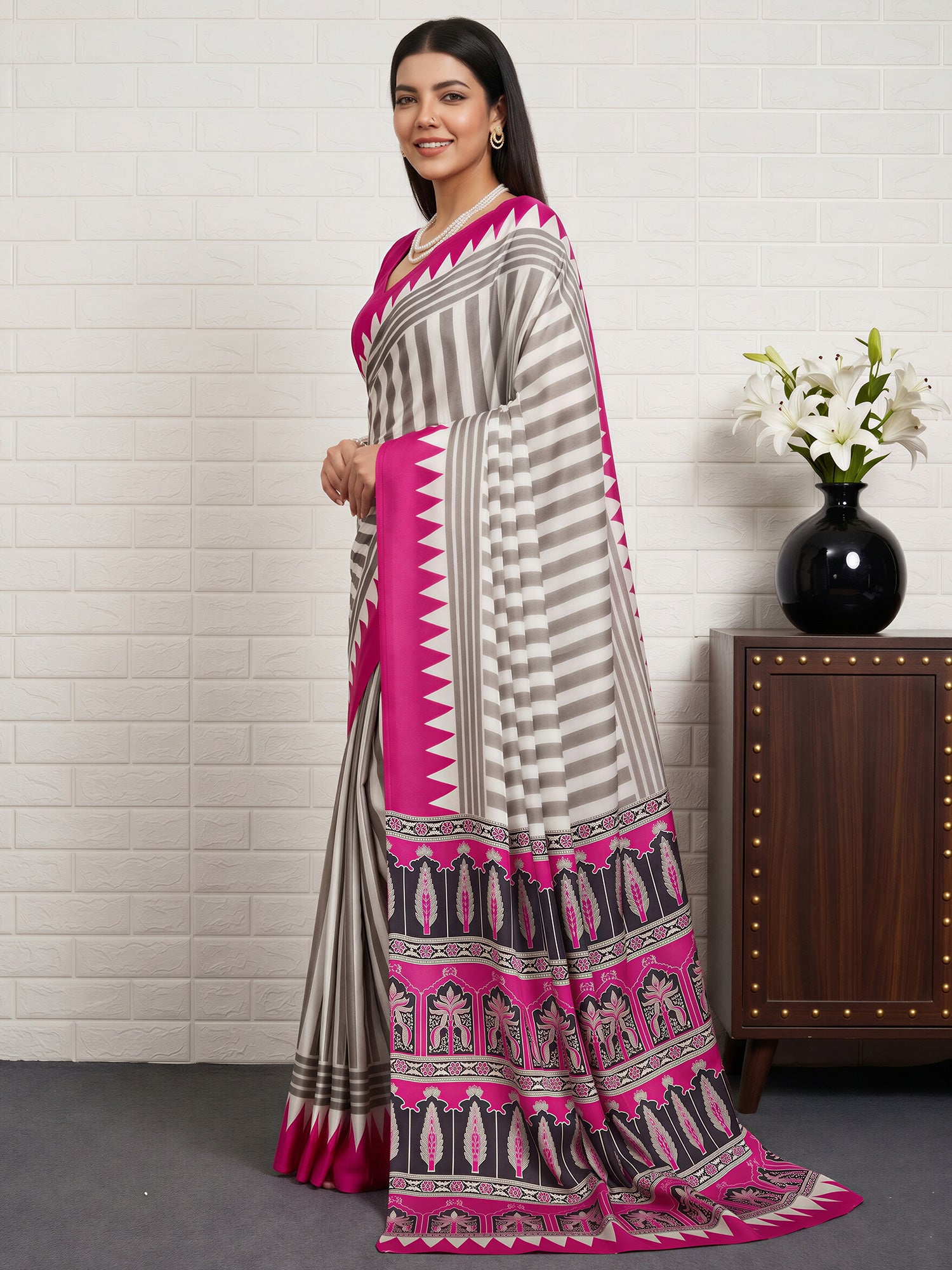 Pink Satin saree – detail view 2