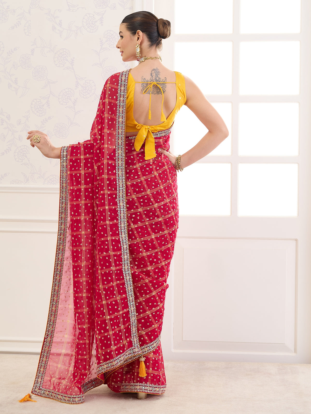 Red Viscose saree – detail view 1