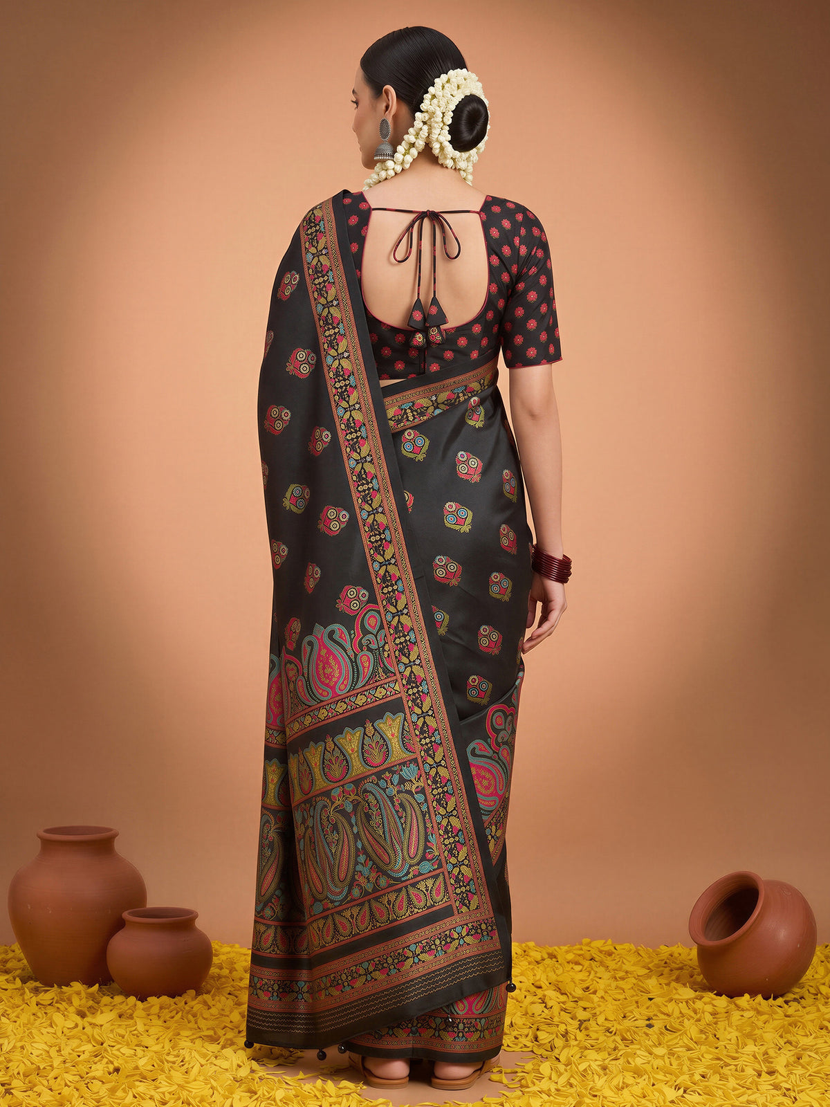 Black Silk Blend saree – detail view 1