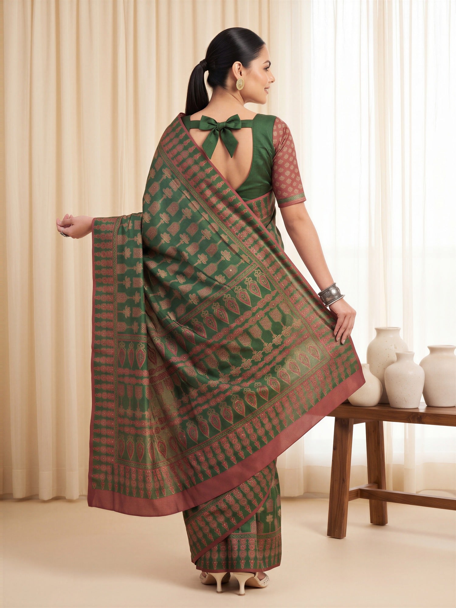 Green Silk Blend saree – detail view 1