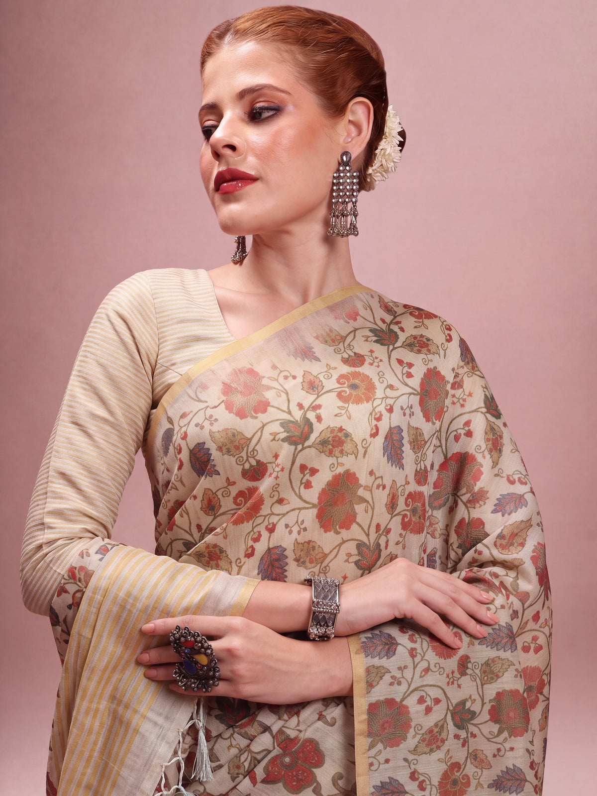 Beige Tissue saree – detail view 2