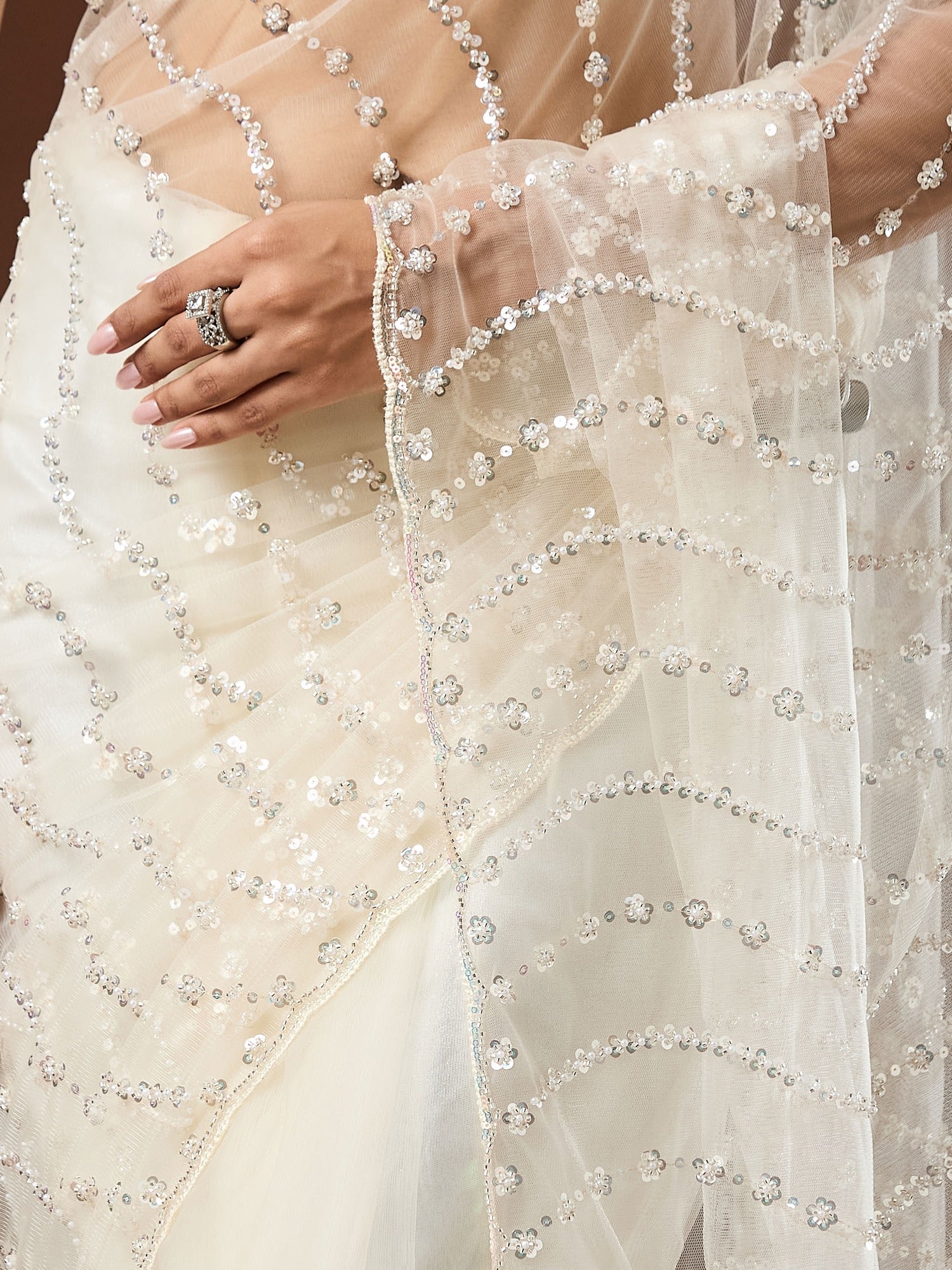 White Net saree – detail view 1