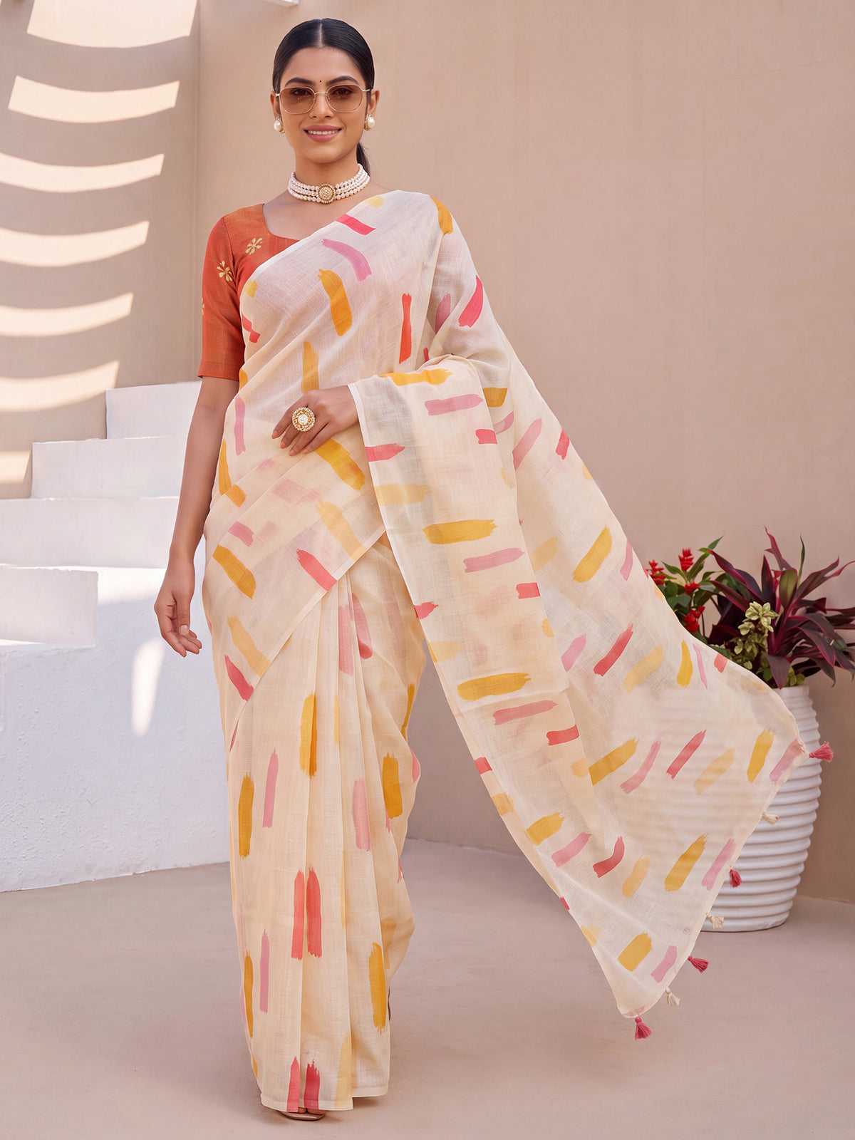 Cream Cotton Linen saree – detail view 3