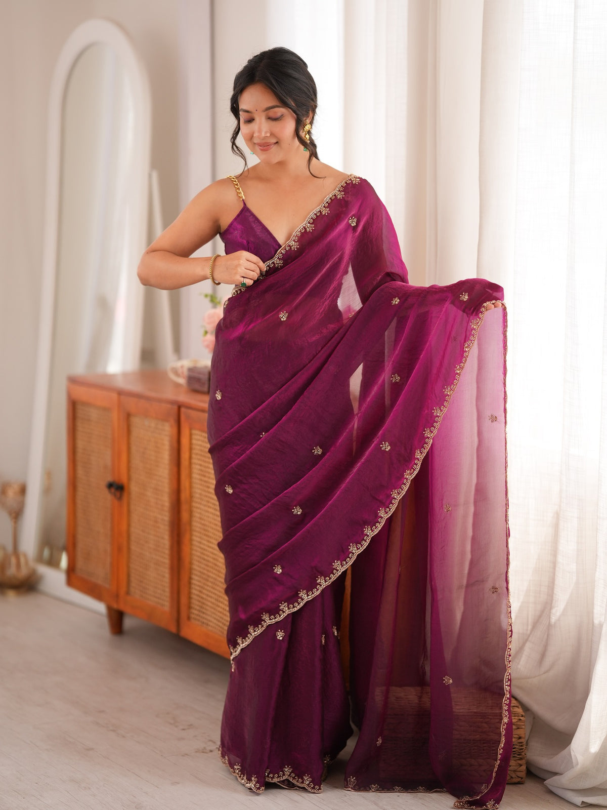 Wine Satin saree – detail view 3