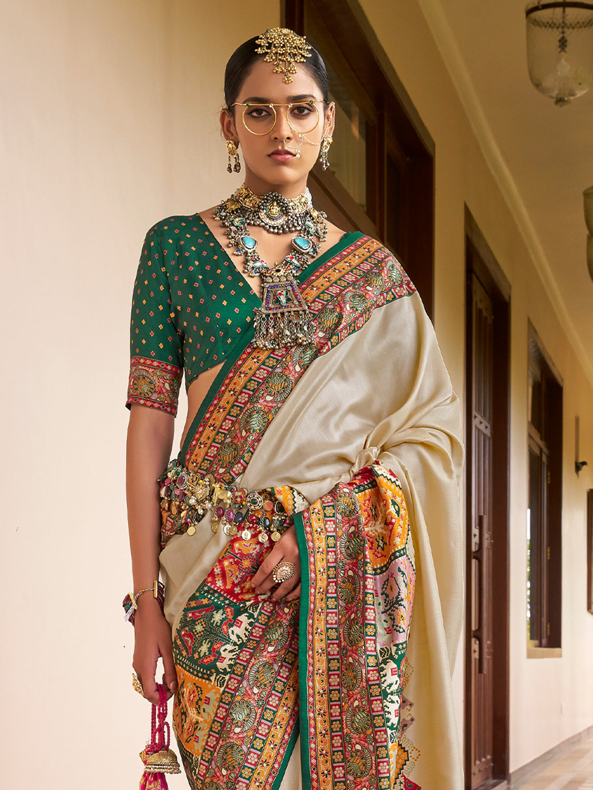 Beige Silk Blend saree – detail view 3