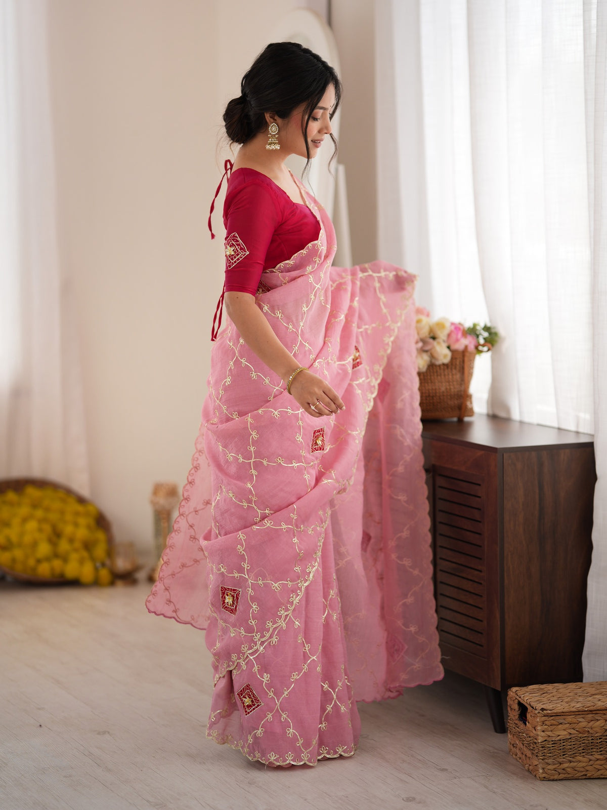 Pink Paper Silk saree – detail view 1