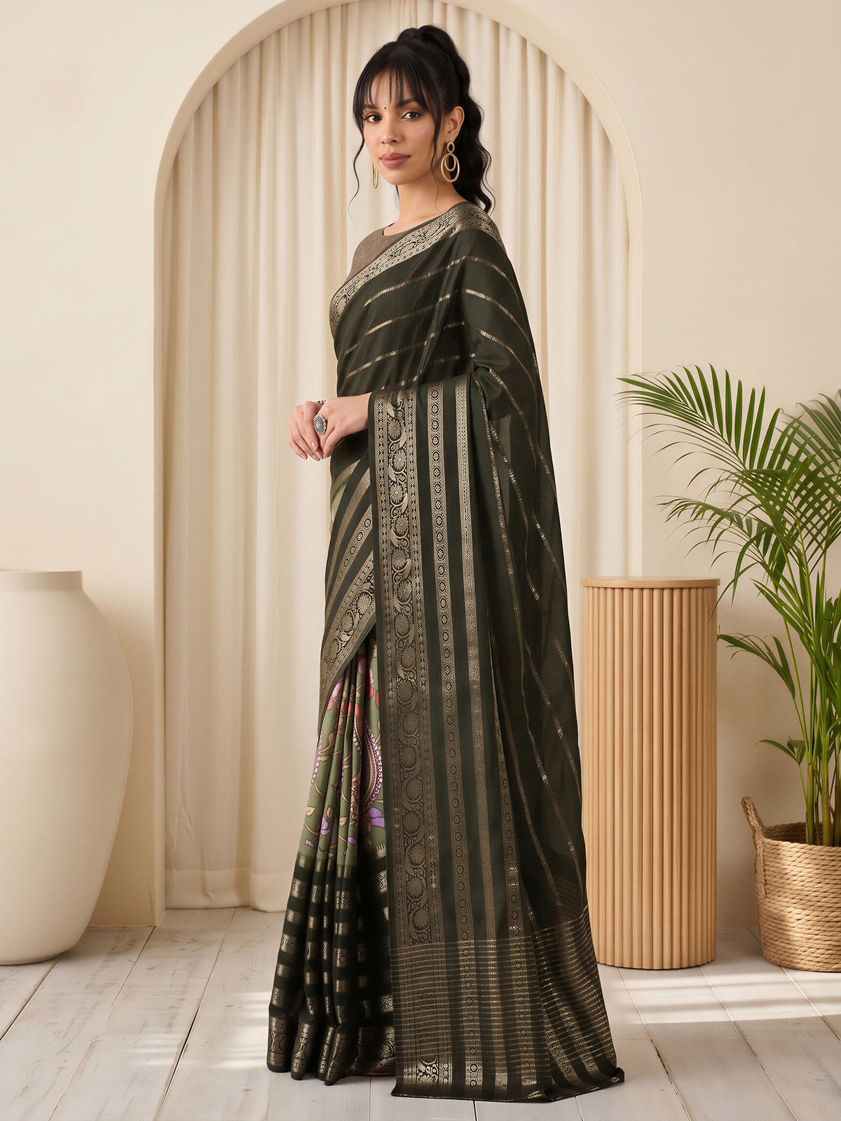 Green Viscose Silk saree – detail view 2