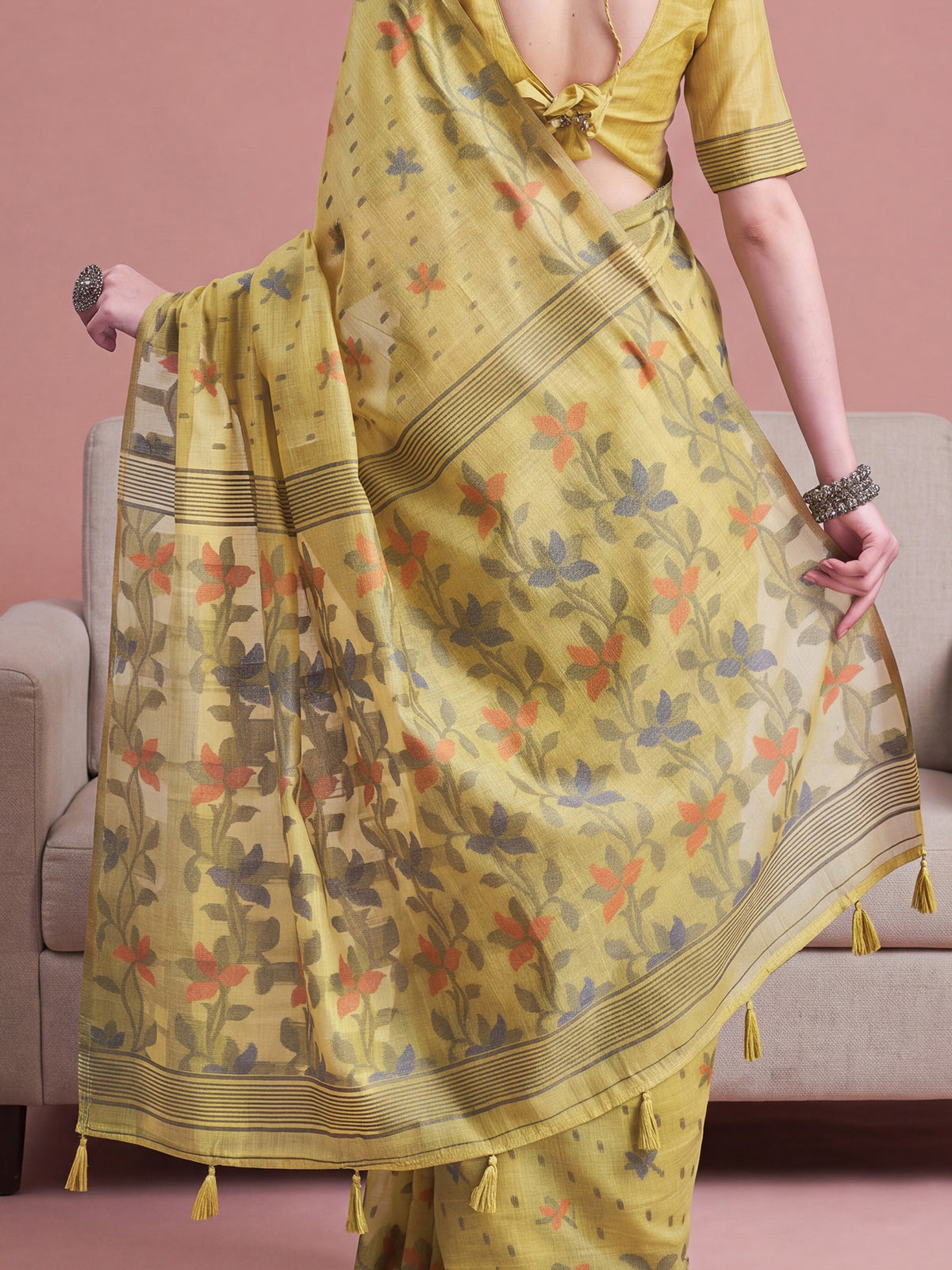 Yellow Linen saree – detail view 5