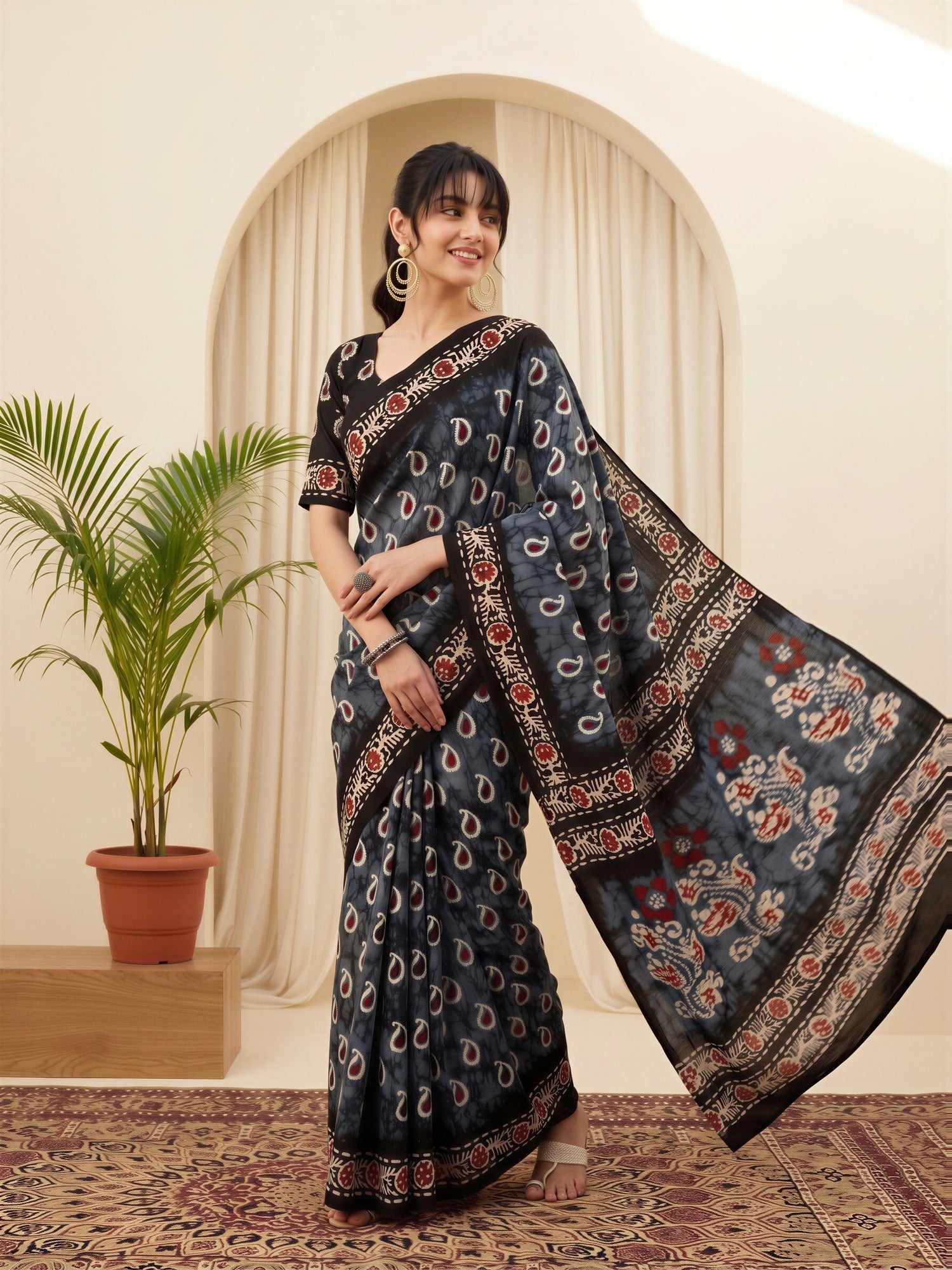 Charcoal Grey Bhagalpuri Silk saree – detail view 3