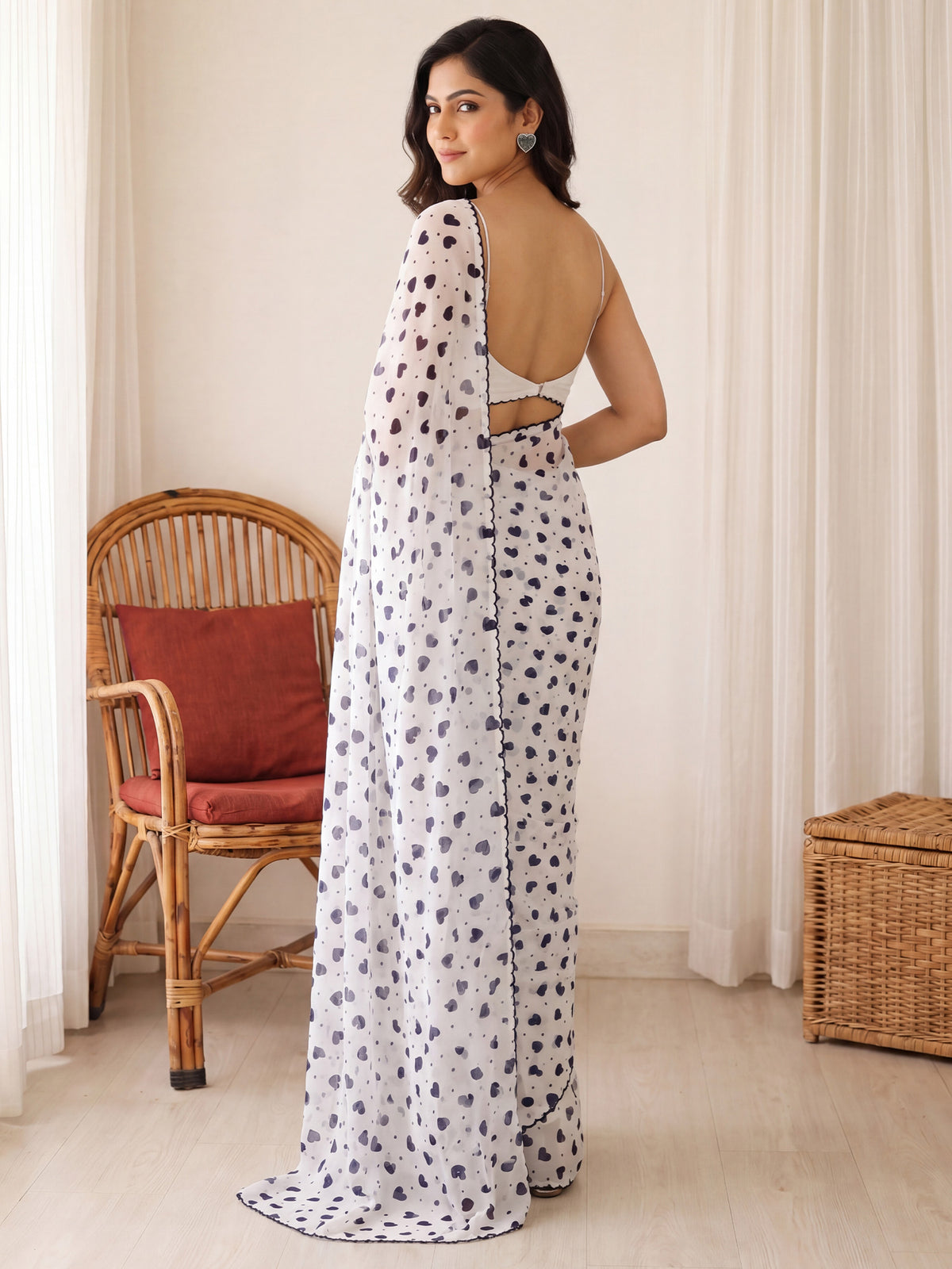 White Georgette saree – detail view 1