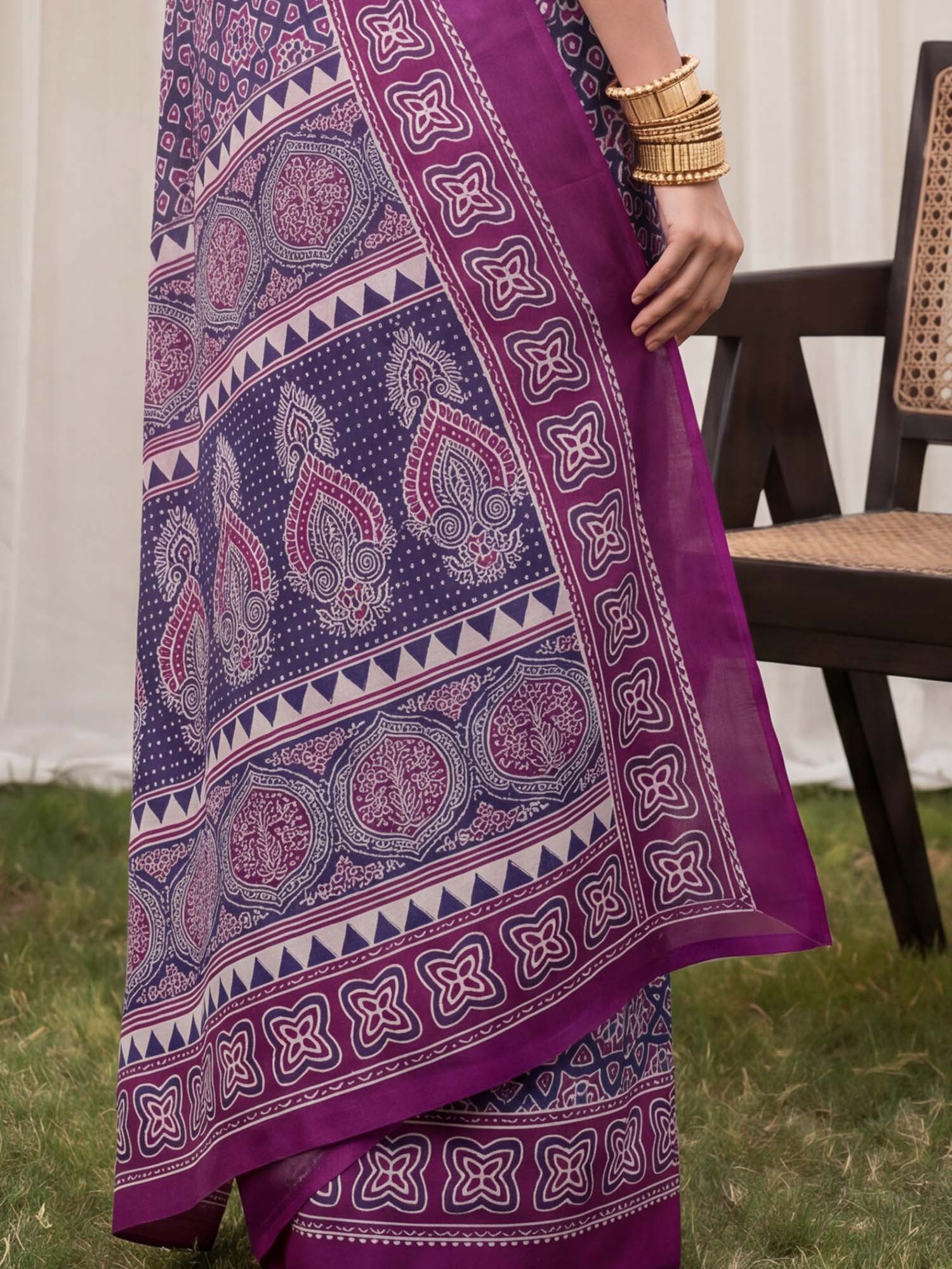 Wine Crepe saree – detail view 5