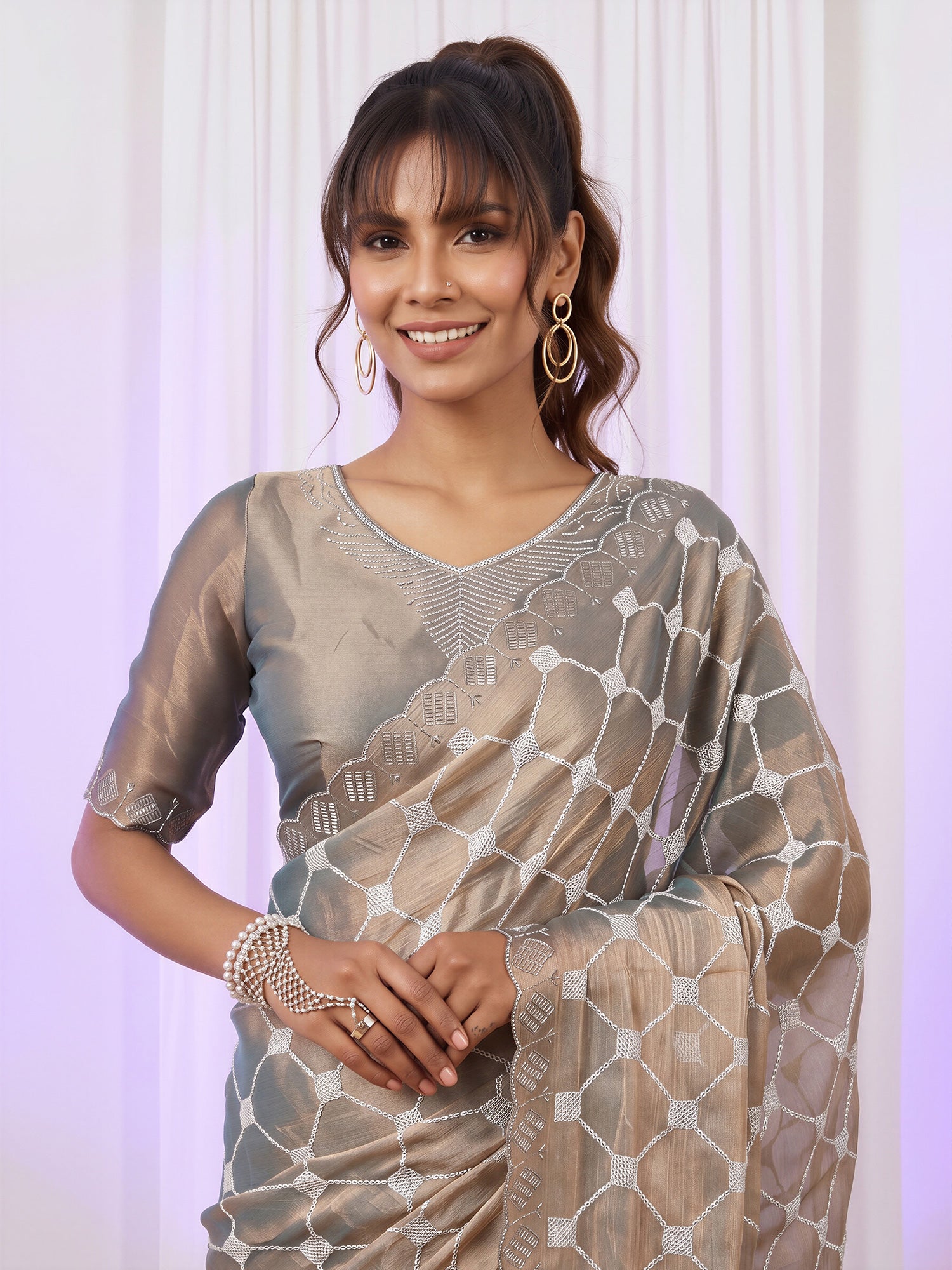 Metallic Chiffon saree – detail view 4