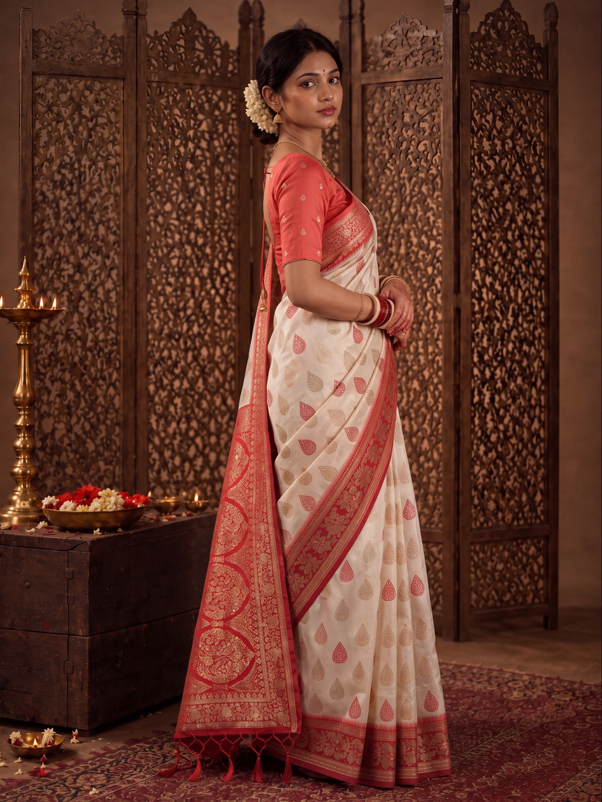 White Banarasi Silk saree – detail view 2