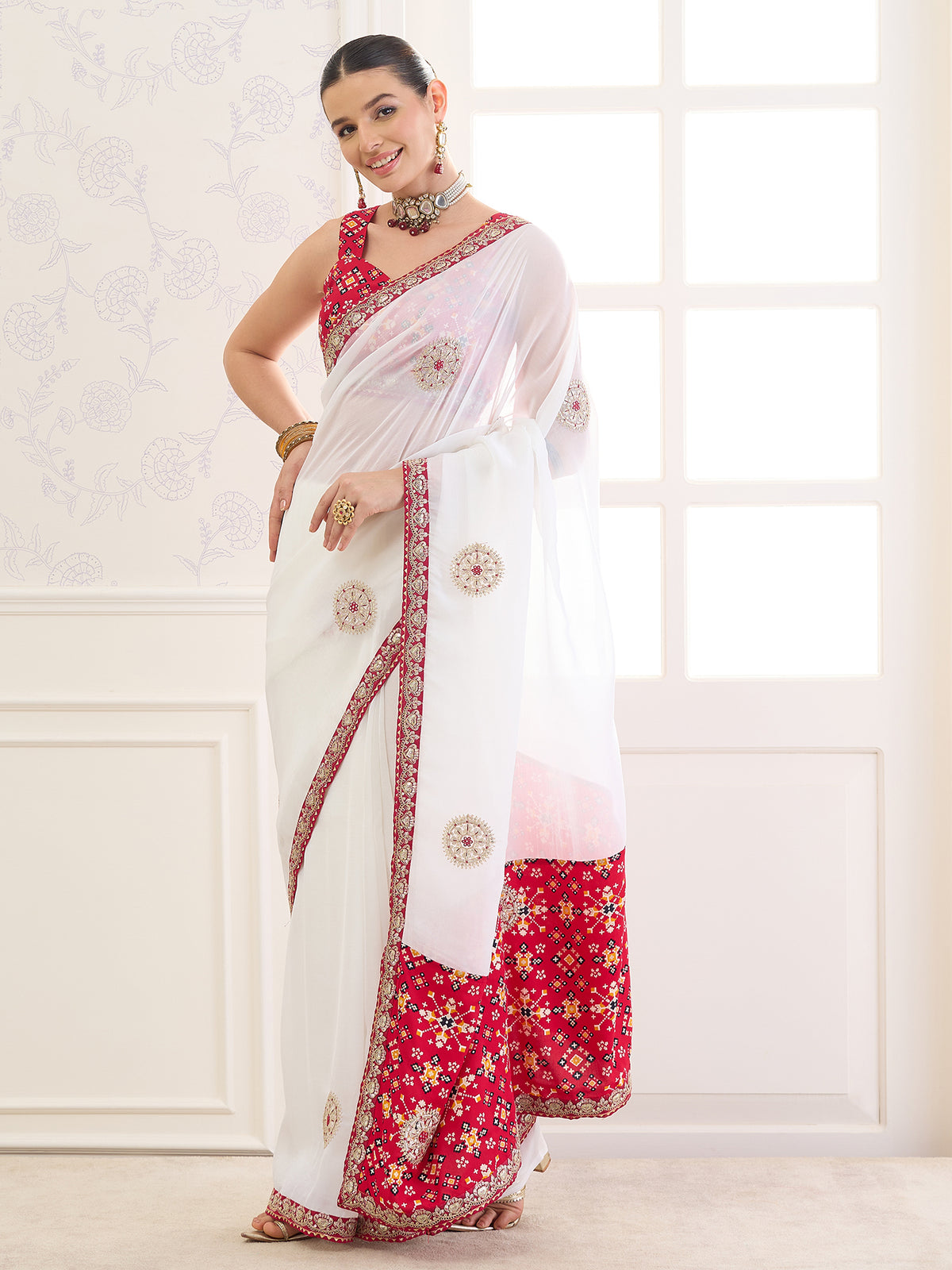 White Viscose saree – detail view 2