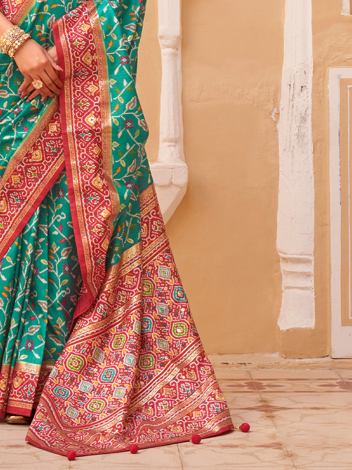 Teal Green Silk Blend saree – detail view 4
