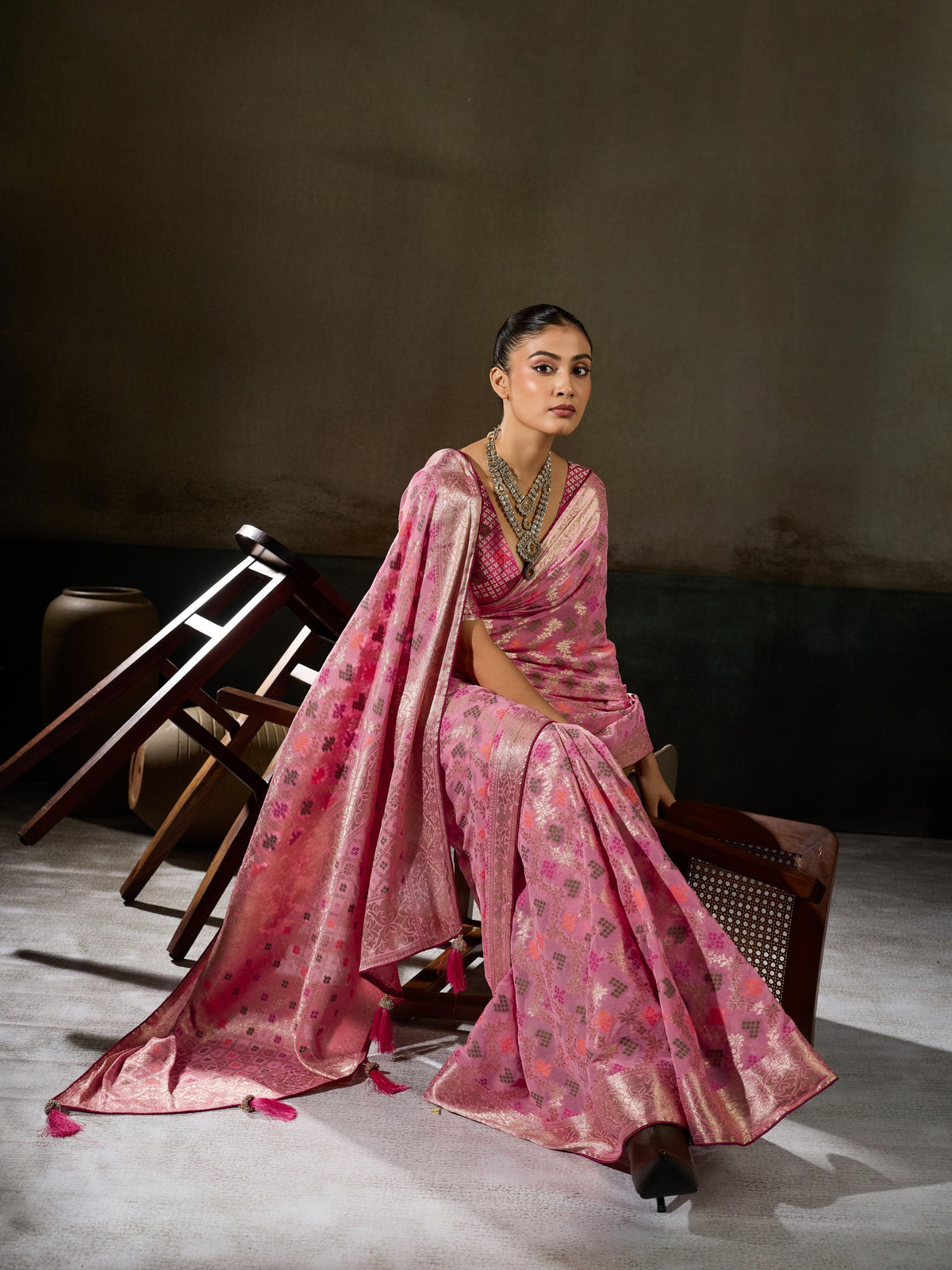 Pink Georgette saree – detail view 2