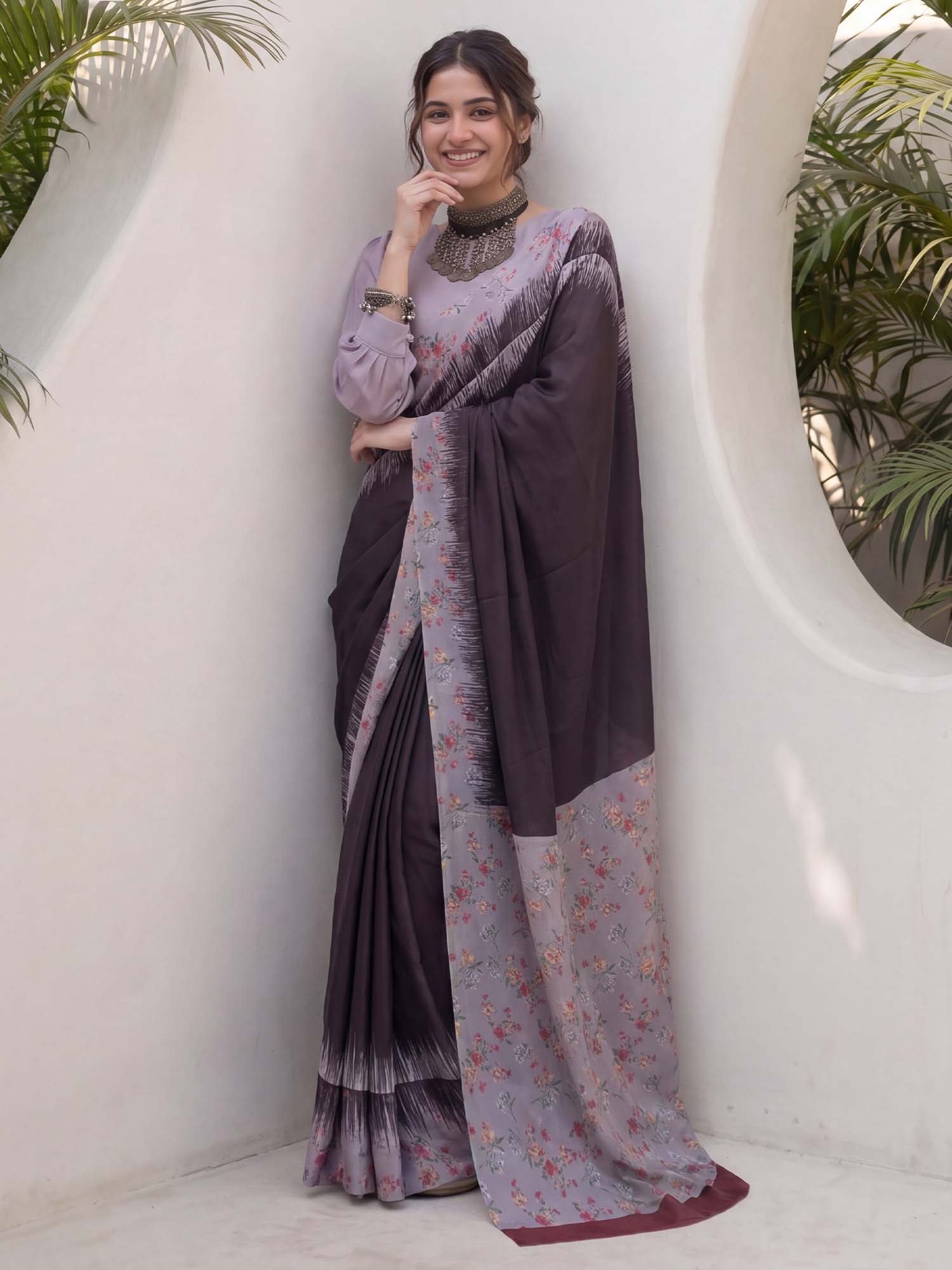 Black Crepe saree – detail view 3