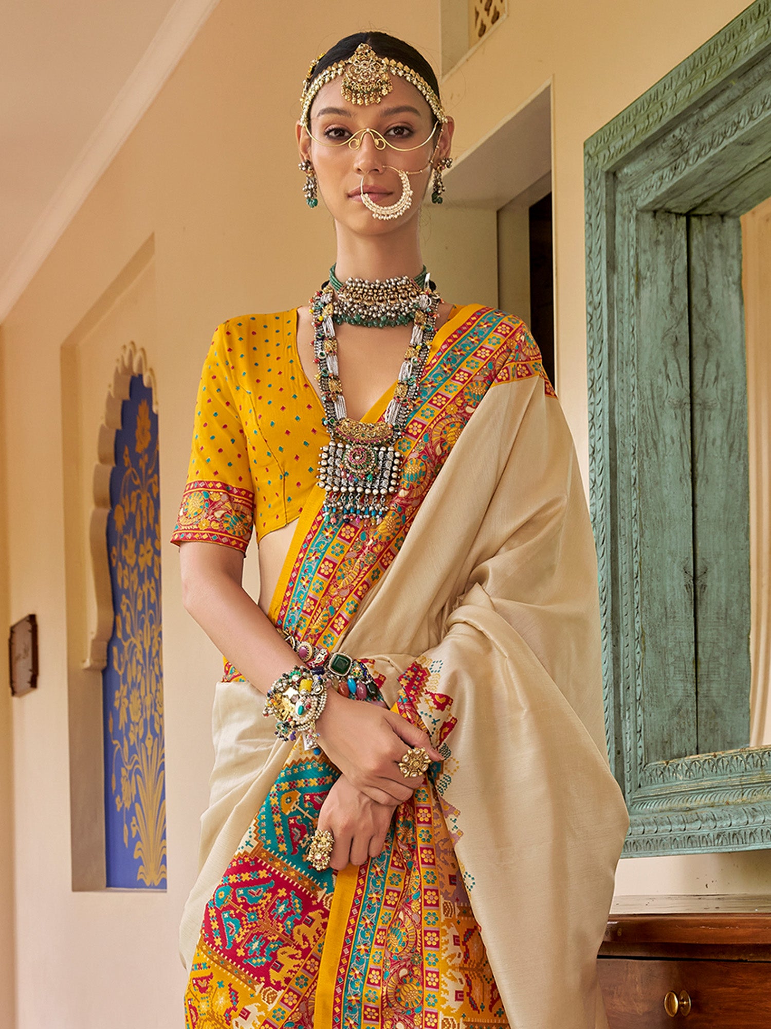 Beige Silk Blend saree – detail view 3