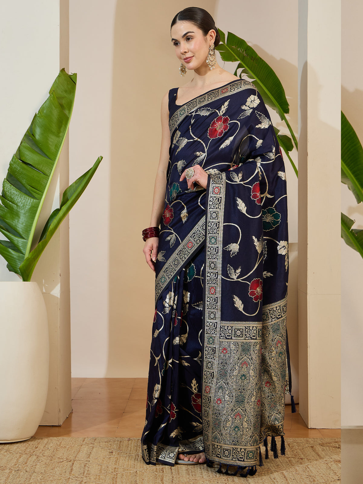 Navy Blue Dola Silk saree – detail view 2