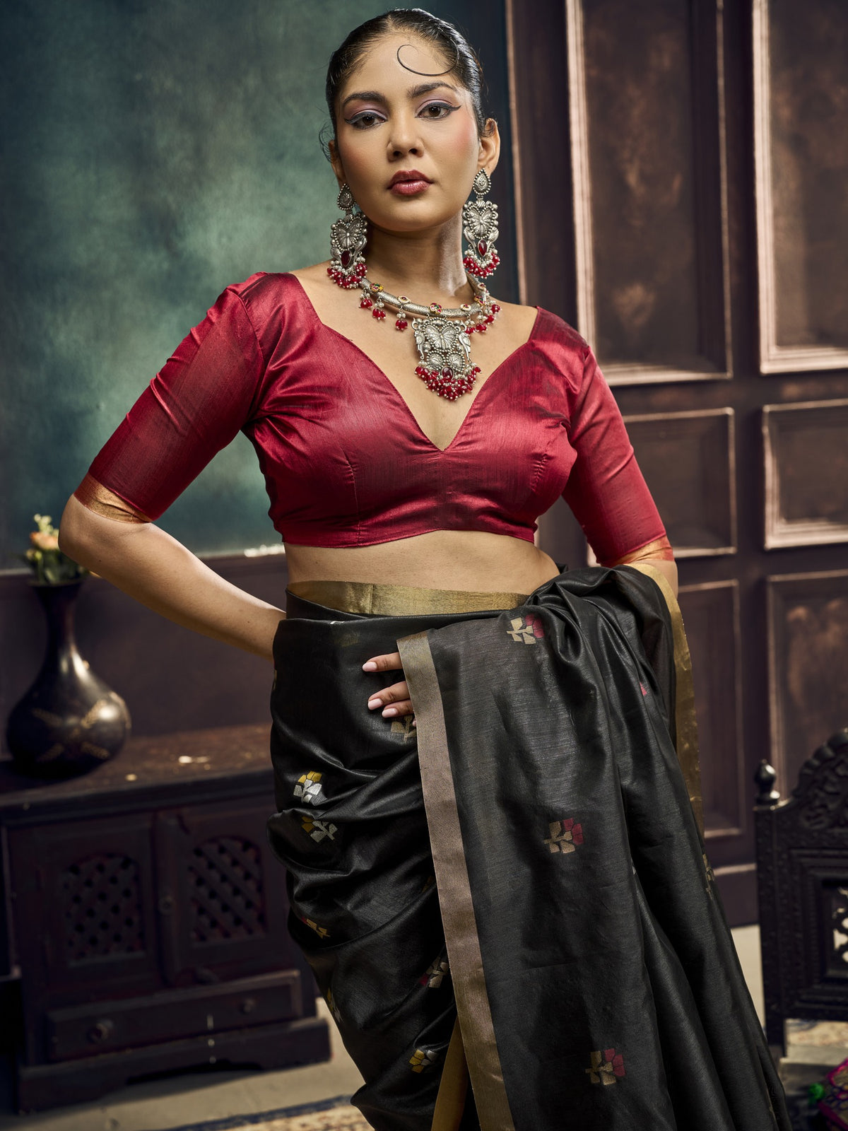 Black silk blend saree view 2