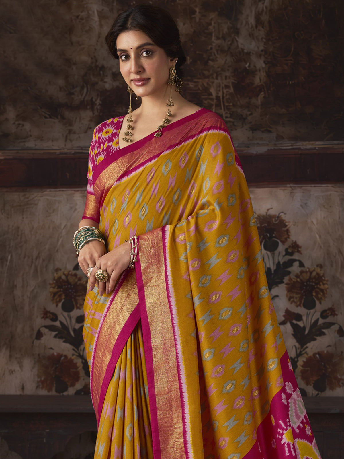 Mustard silk blend saree view 4