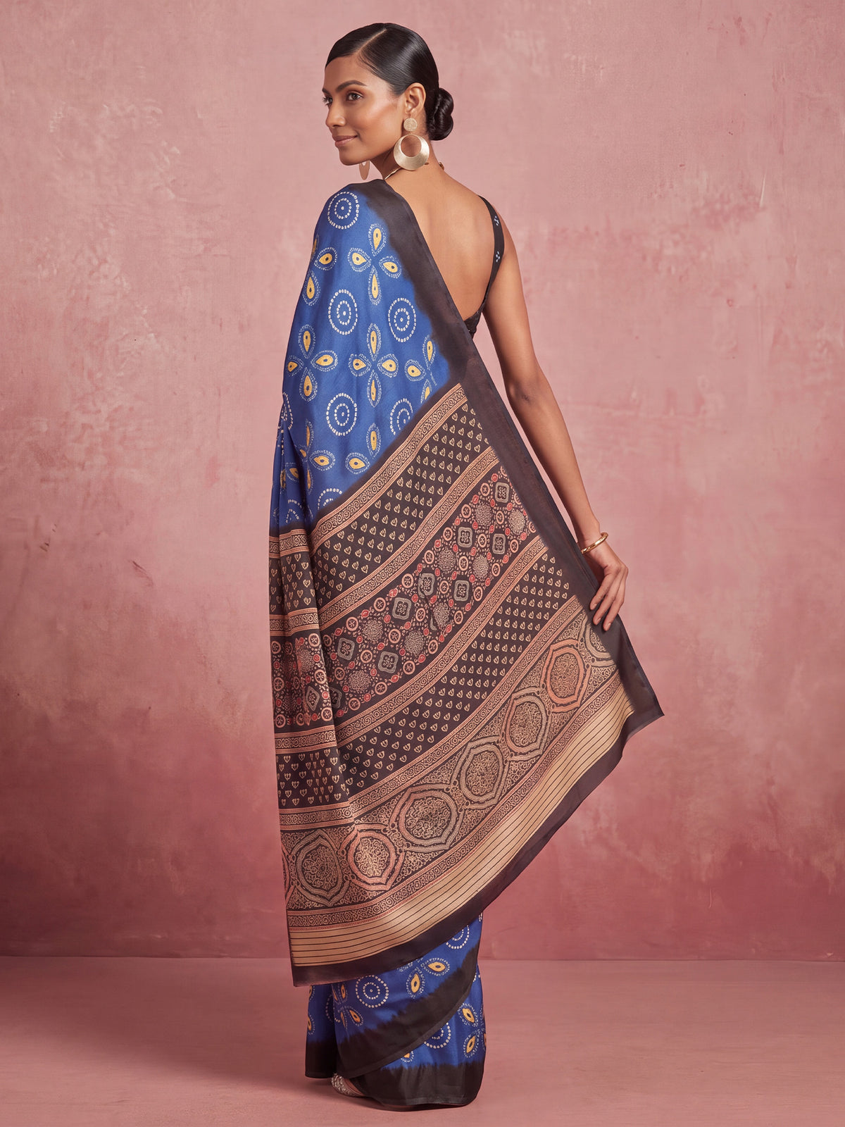 Blue Satin saree – detail view 1