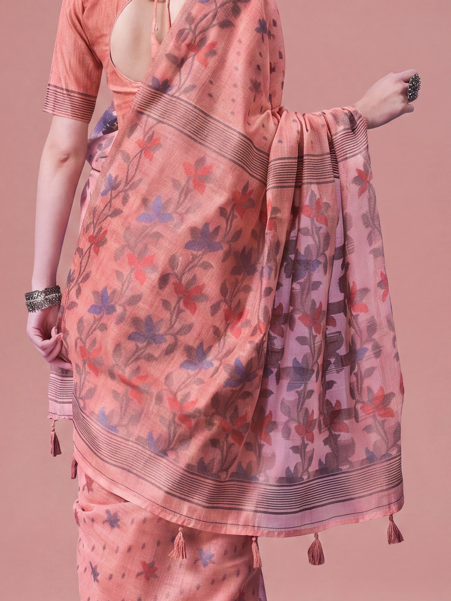 Peach Linen saree – detail view 5