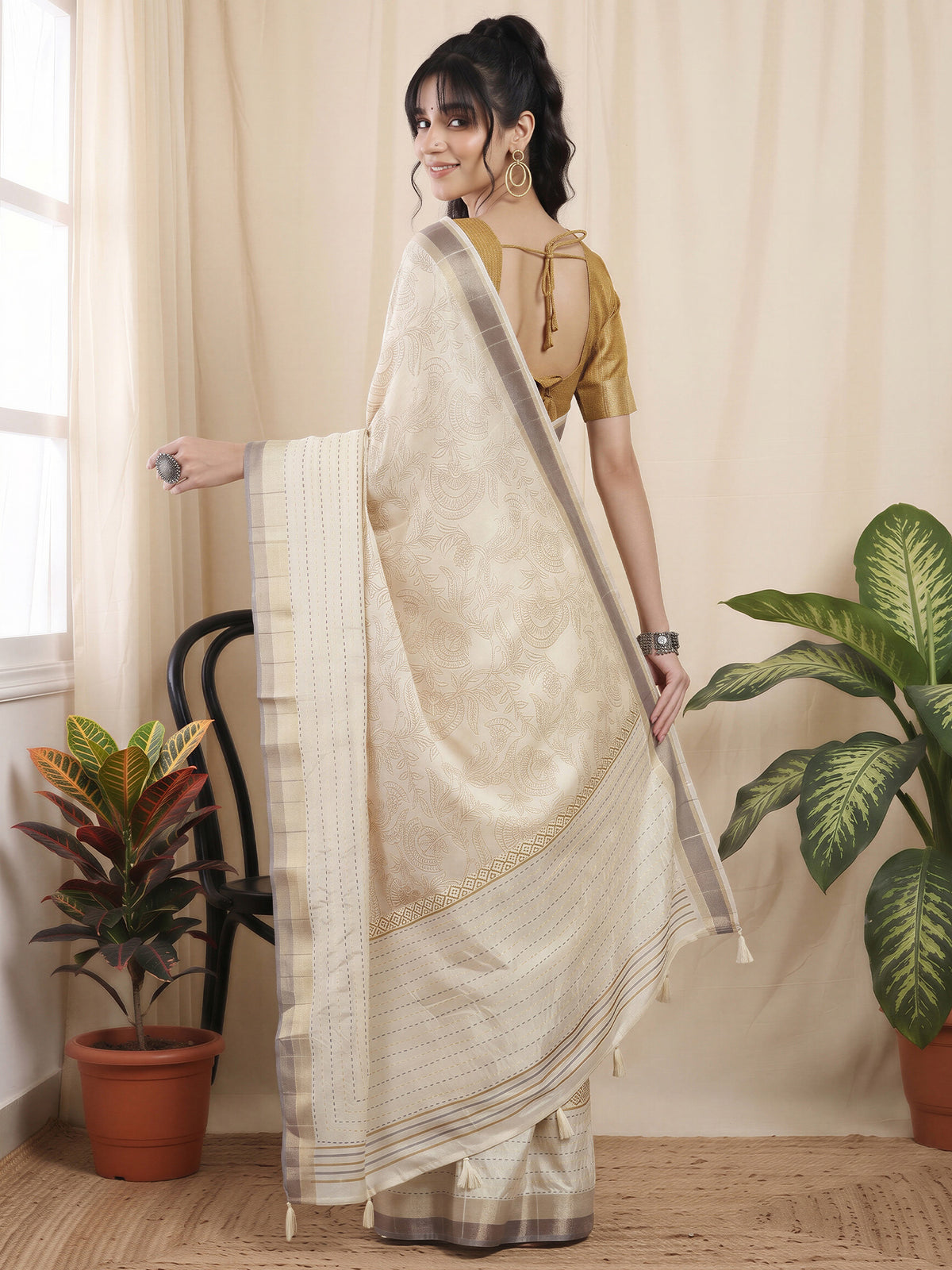 Off White Cotton Silk saree – detail view 1