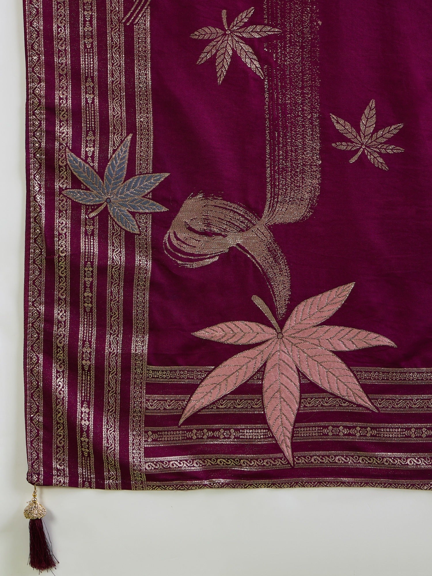 Wine Silk Blend saree – detail view 4