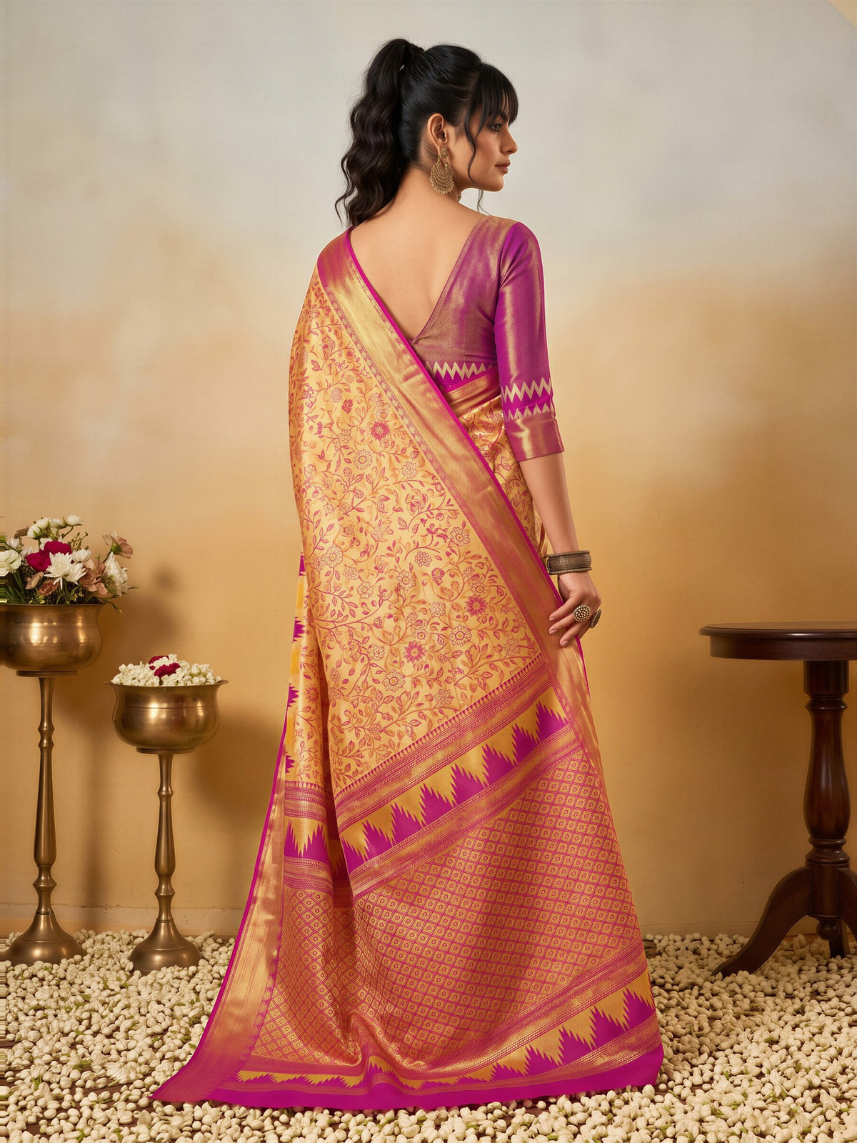 Beige Silk Blend saree – detail view 1