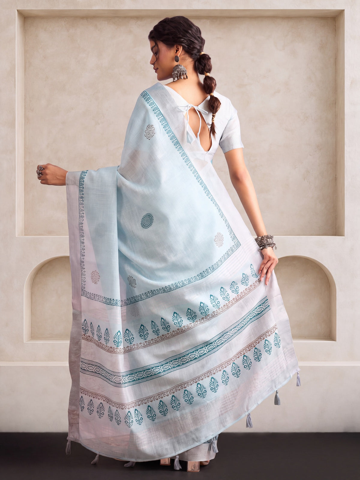 Light Blue Linen saree – detail view 1
