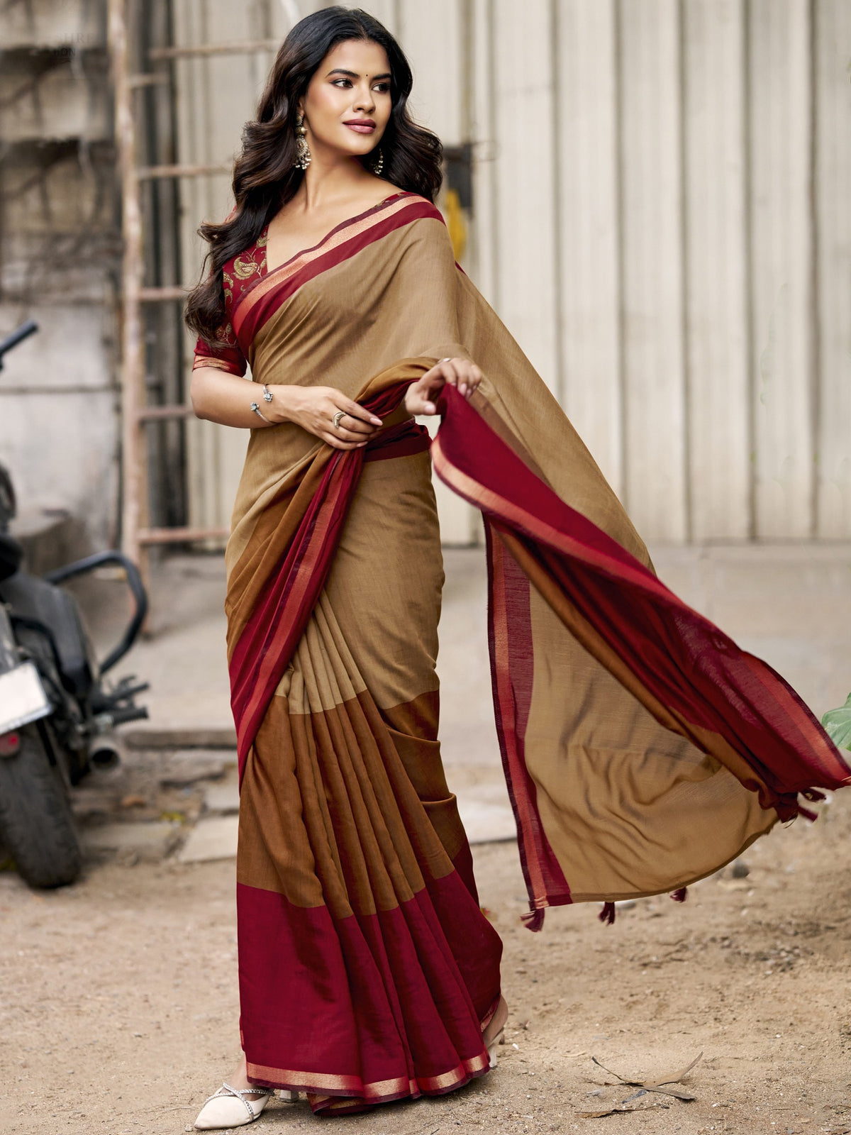 Light Brown colorblocked cotton blend saree with maroon blouse piece
