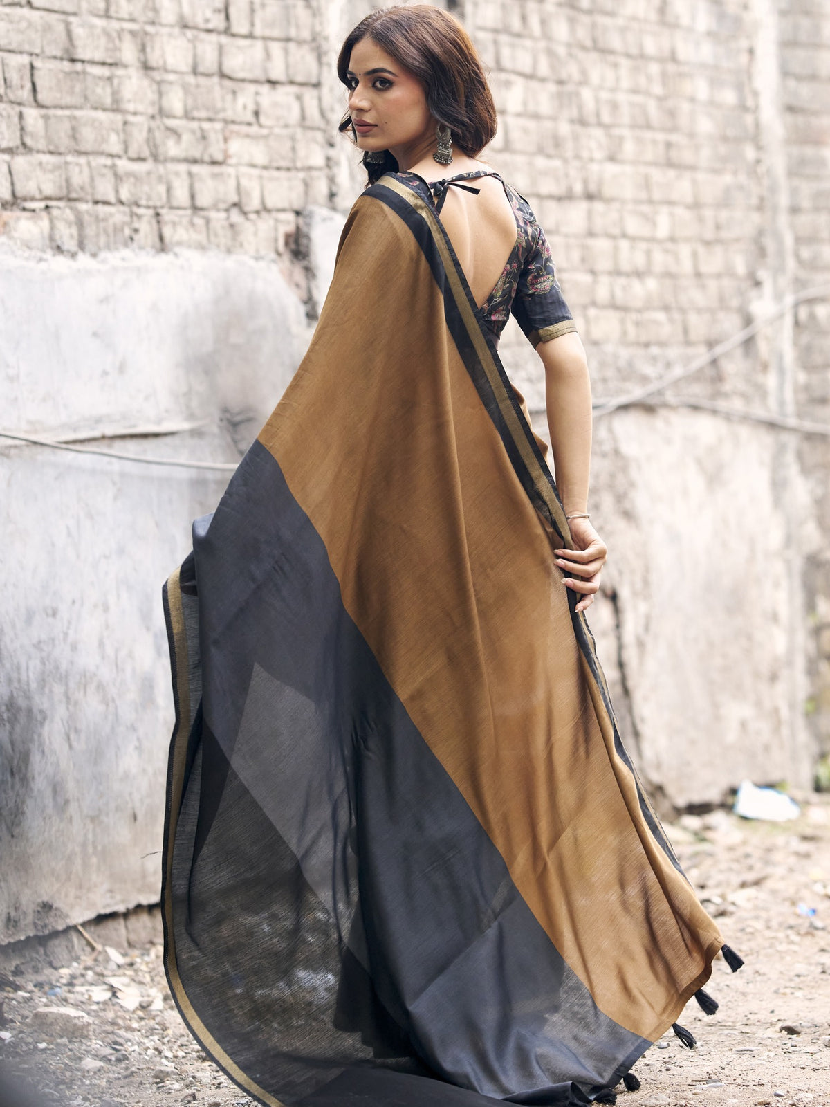 Black cotton blend saree view 2