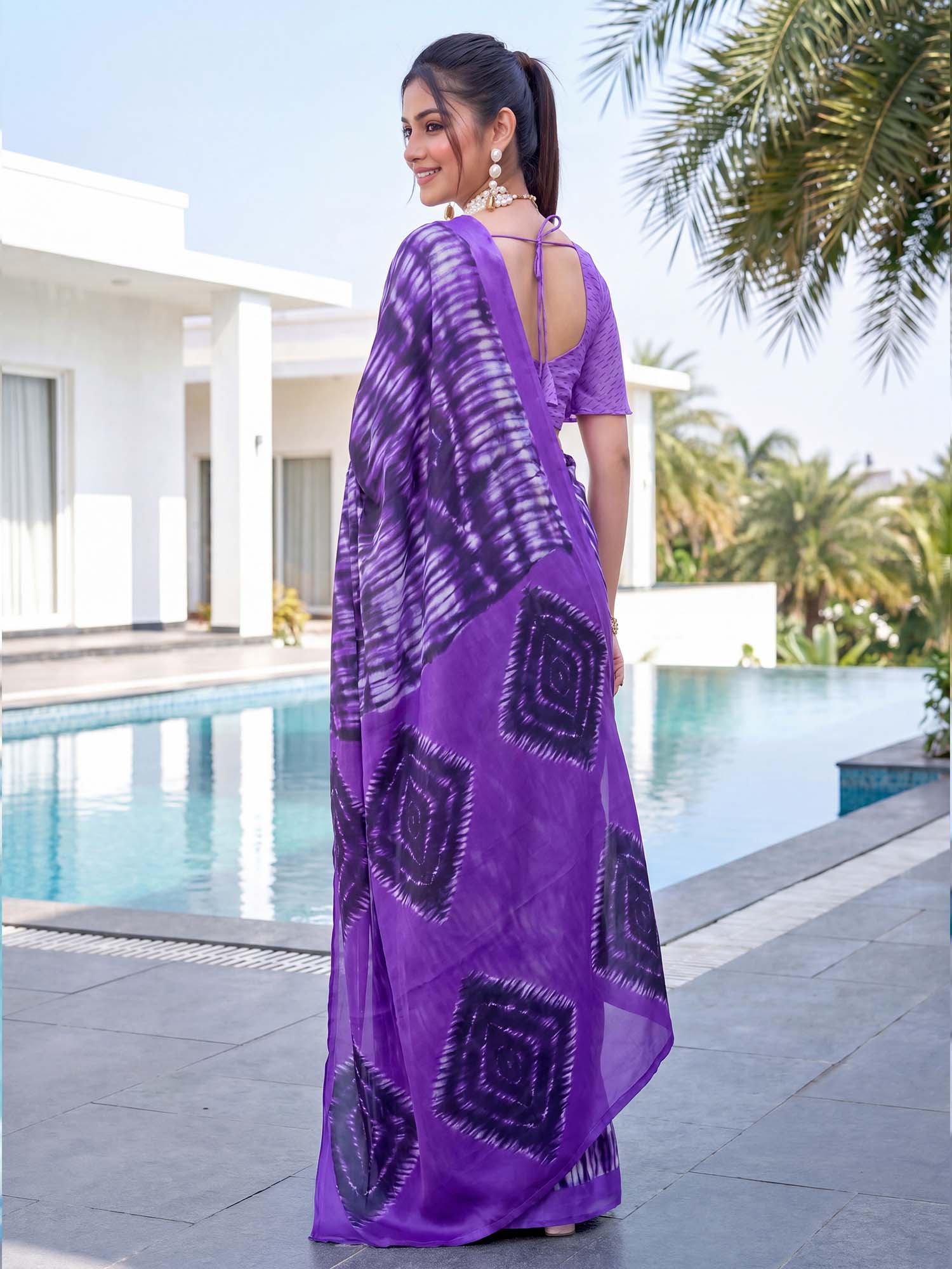 Violet Crepe saree – detail view 1