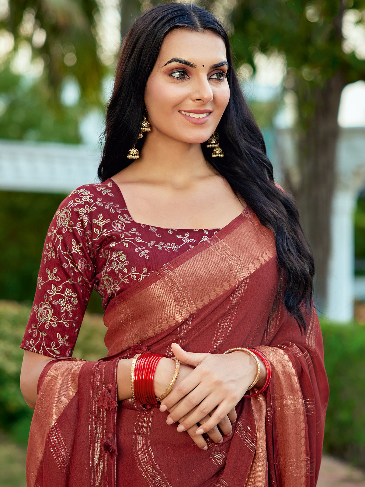 Maroon Georgette saree – detail view 1