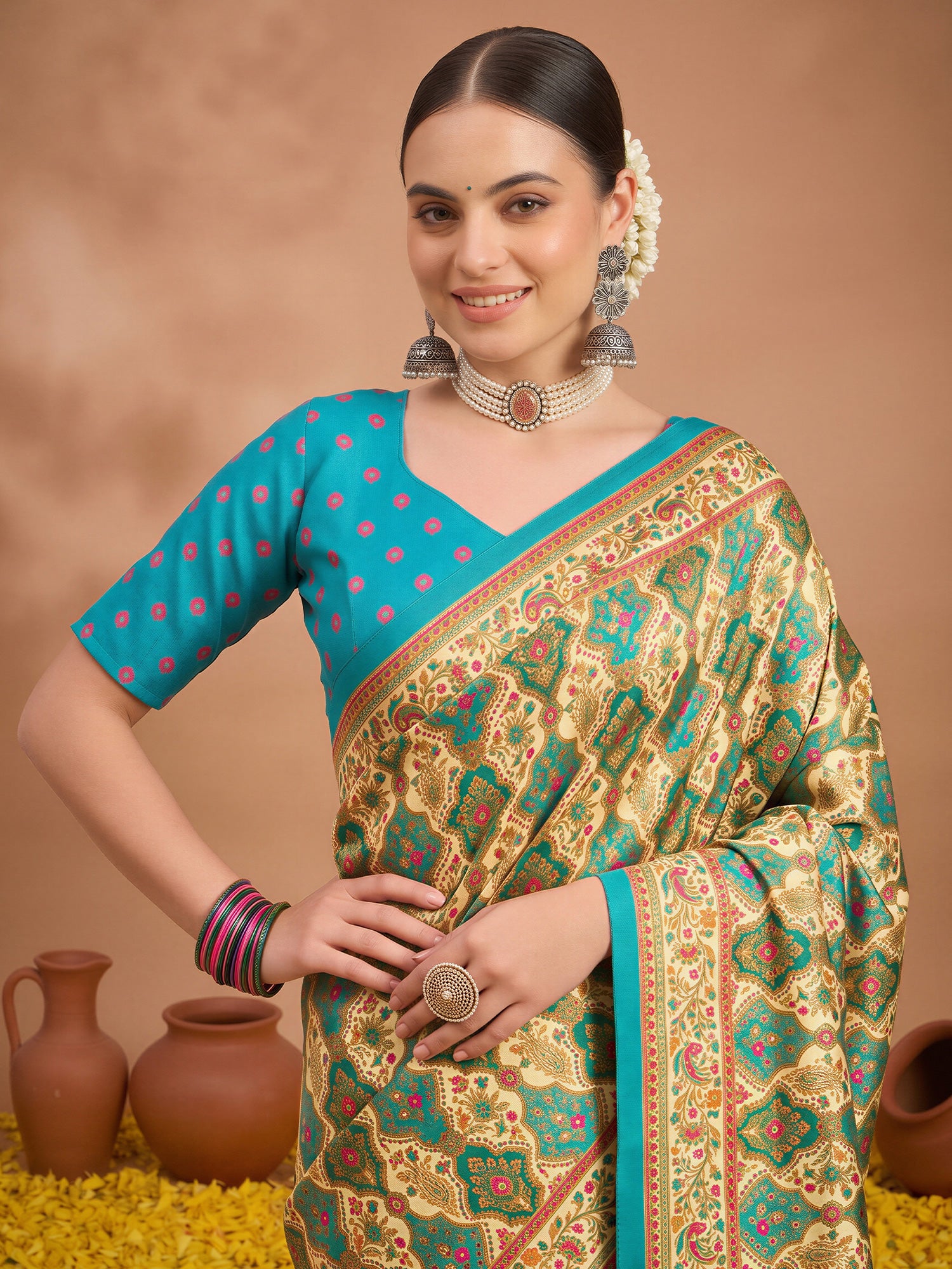 Cream Silk Blend saree – detail view 4