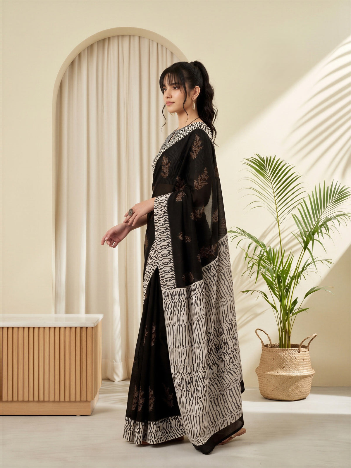 Black Bhagalpuri Silk saree – detail view 2
