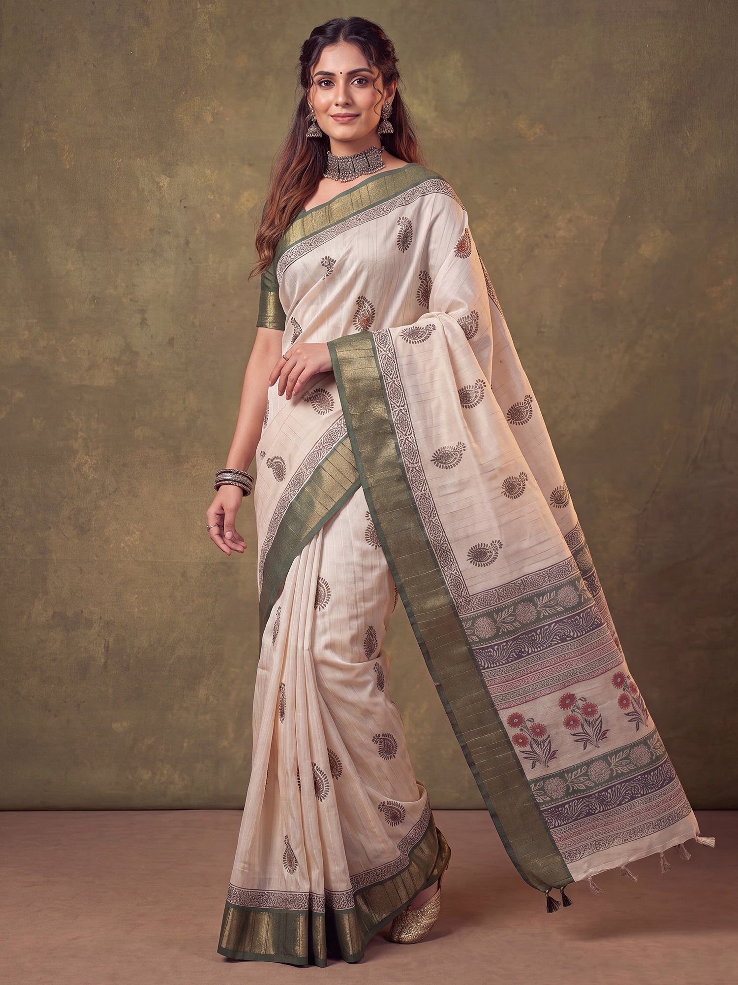 Green Cotton Silk saree – detail view 3