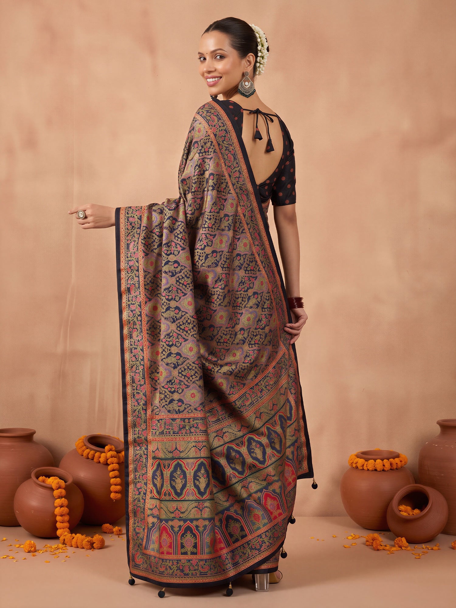 Black Silk Blend saree – detail view 1