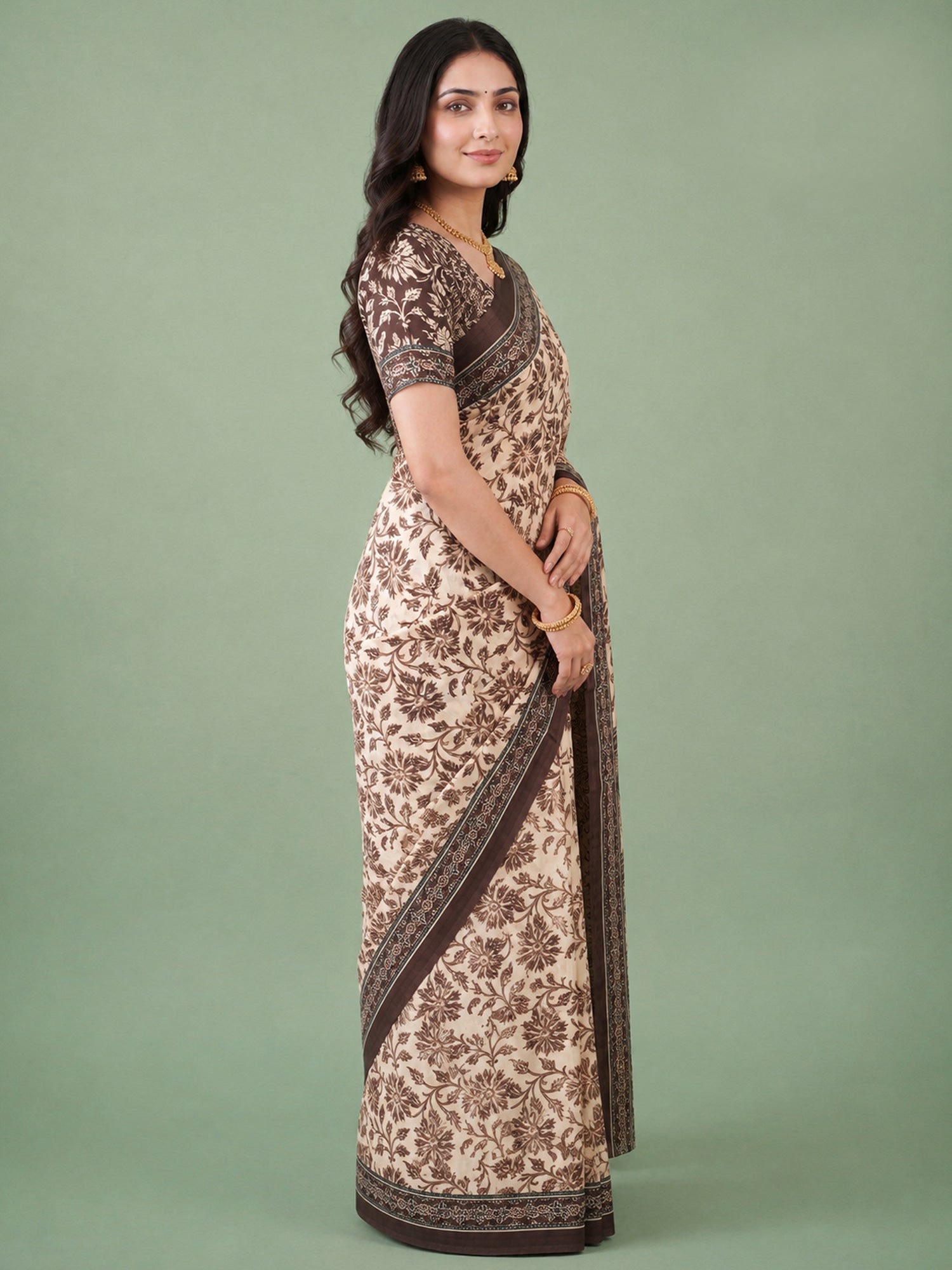 Cream Satin saree – detail view 2